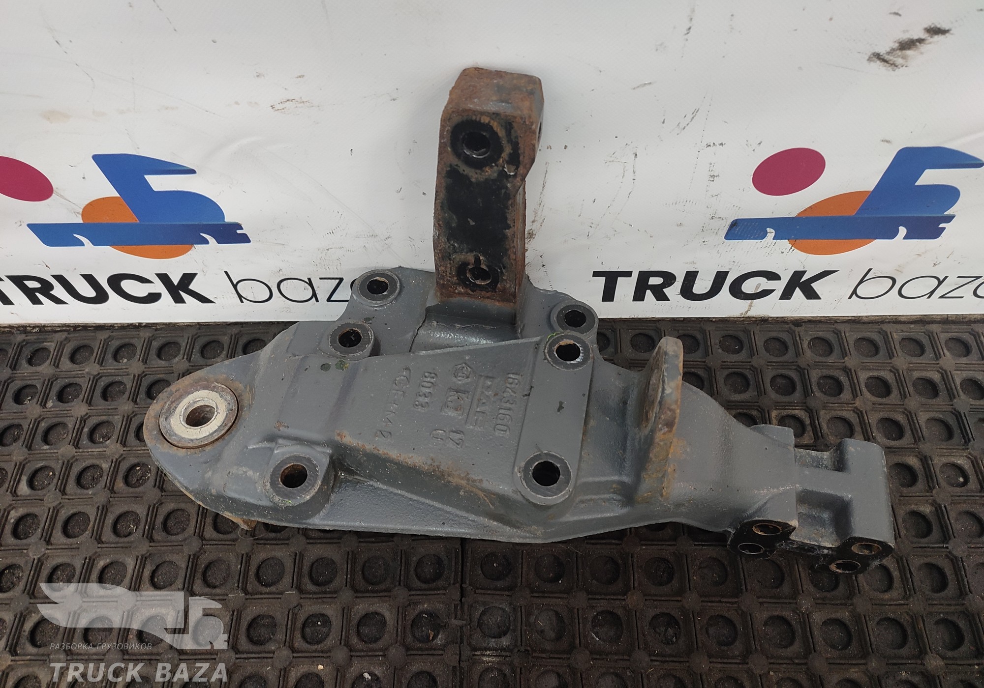 1643160 Кронштейн рессоры передний левый для Daf XF105 (с 2006 по 2020)