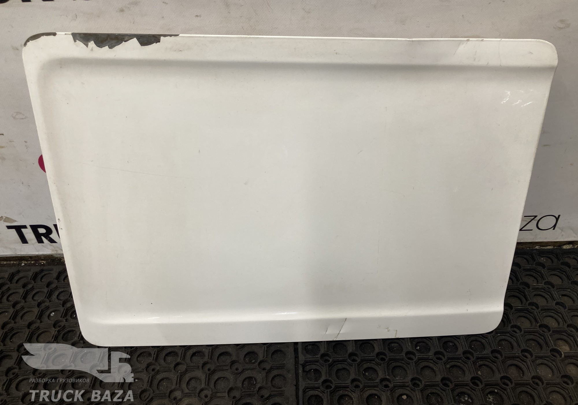 1892706 Крышка инструментального ящика левая