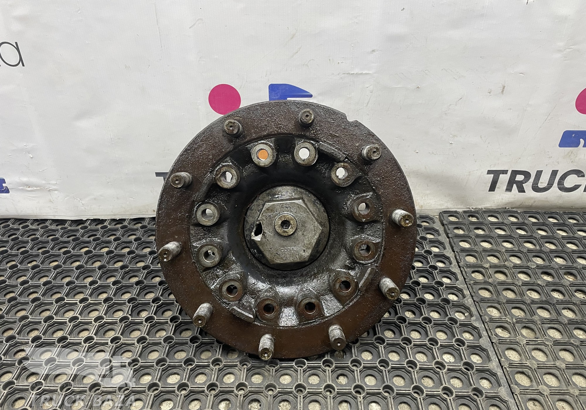 7183906 Ступица передняя