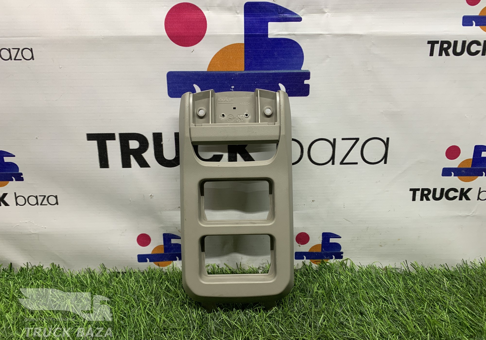 2027736 Накладка блока кнопок для Daf XF106 (с 2012)