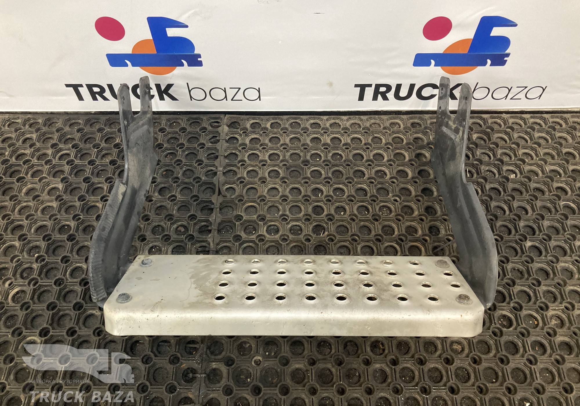 2406856 Подножка ящика АКБ для Scania 6-series R (с 2016)