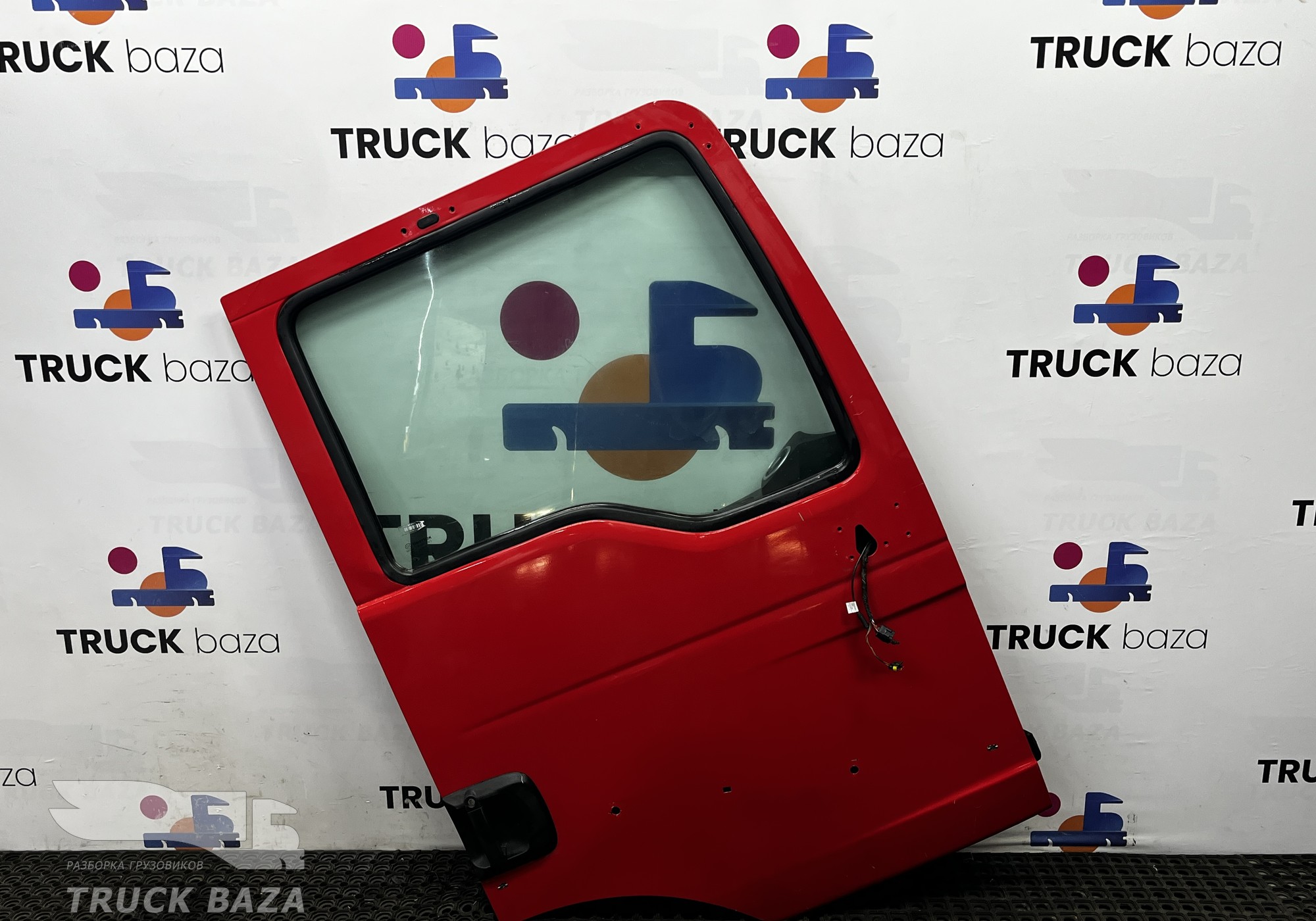 811626004128 Дверь правая для Sinotruk Howo T5G