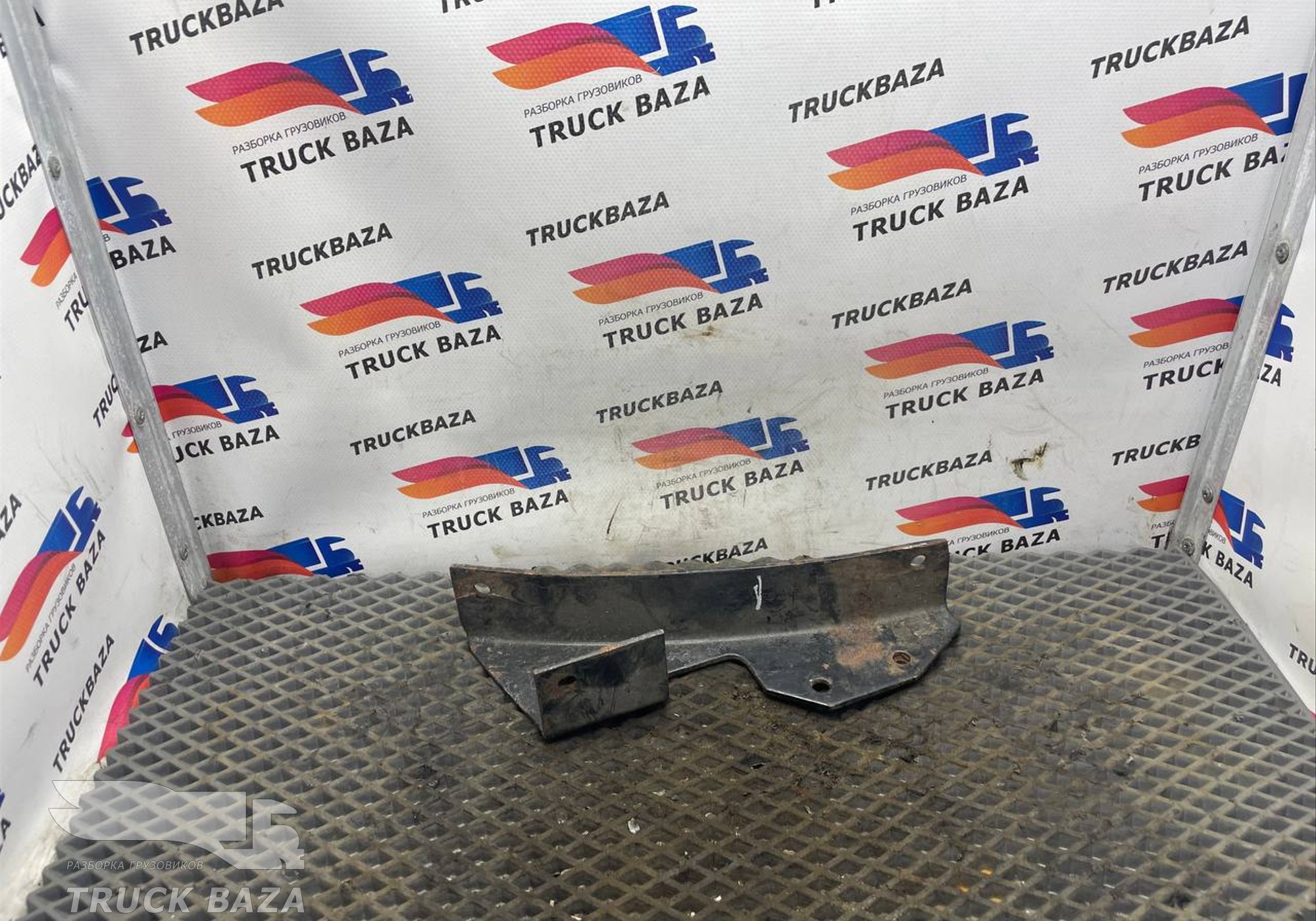 1393645 Кронштейн крыла для Daf XF95 (с 2002 по 2006)