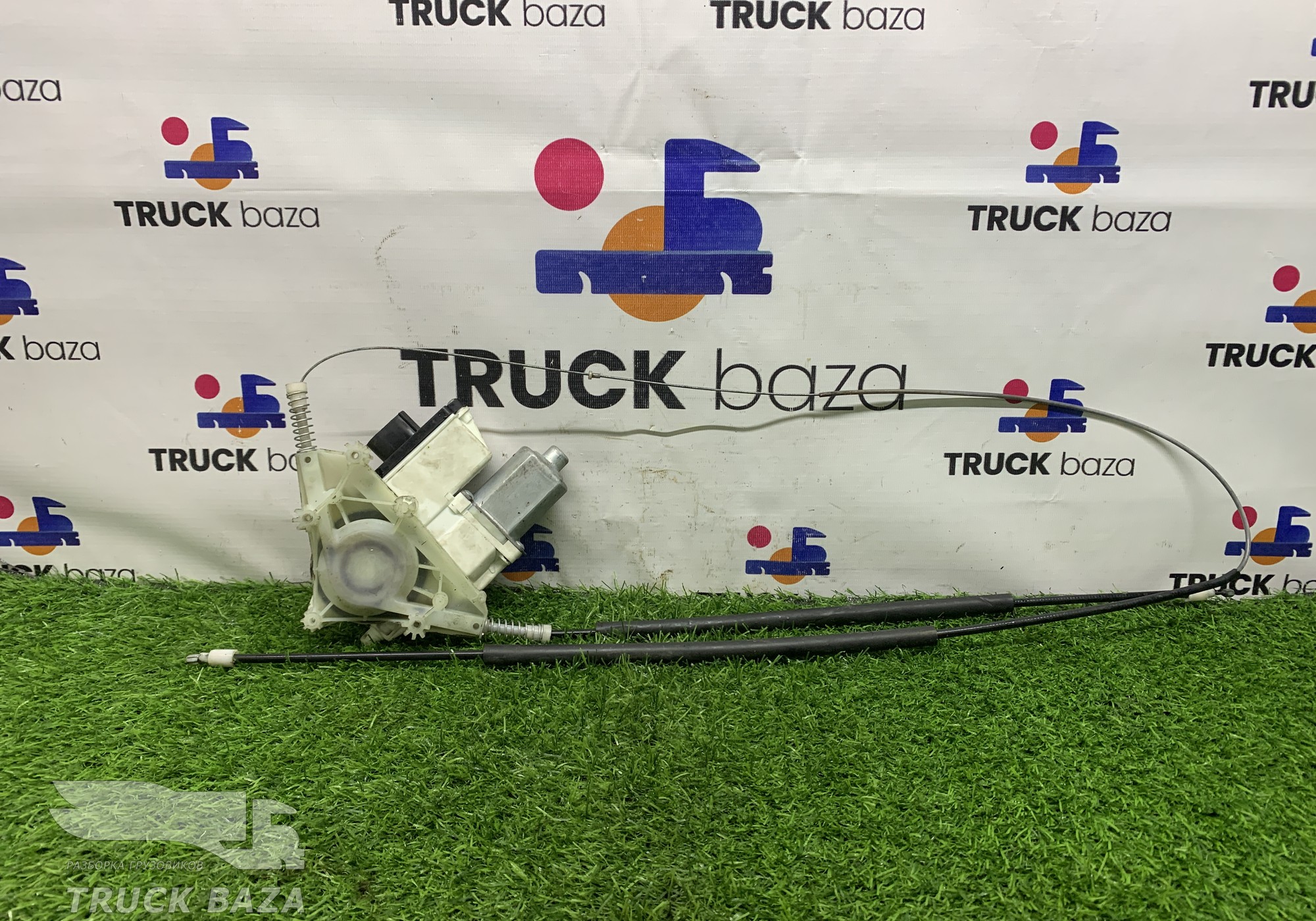 1779721 Моторчик стеклоподъемника левый