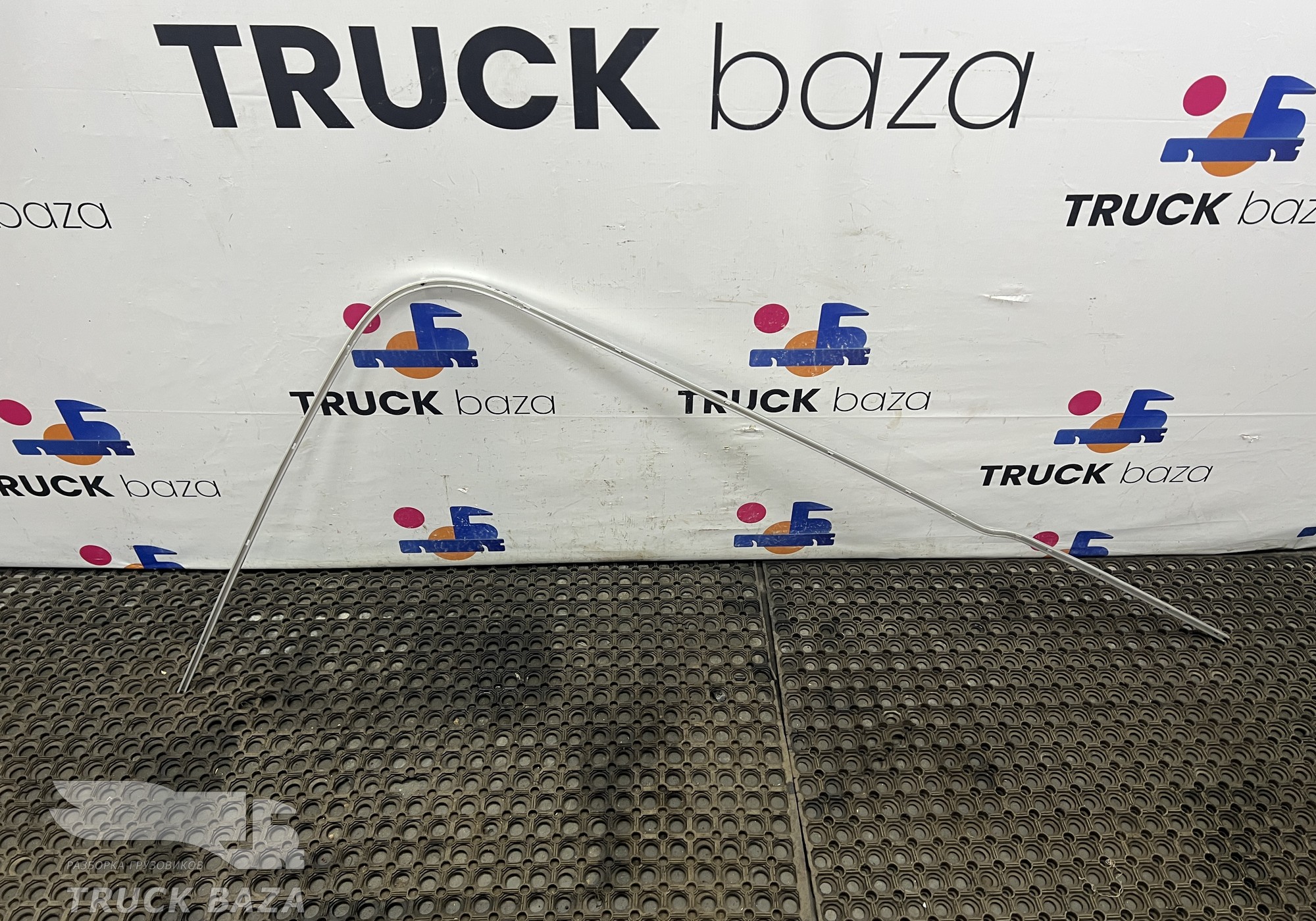 A9408120175 Направляющая шторки левая для КАМАЗ 5490 (с 2013)