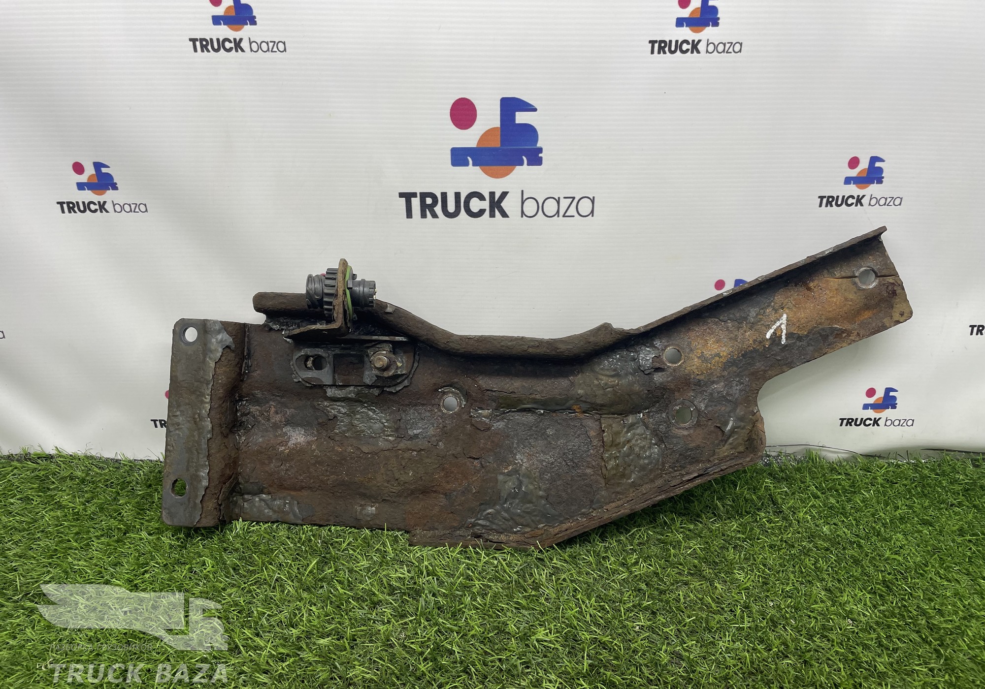 1789325 Кронштейн ящика АКБ