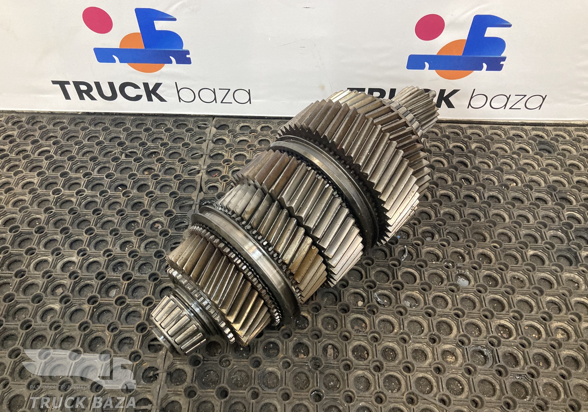 81322020100 Вал вторичный КПП ZF 16S2220