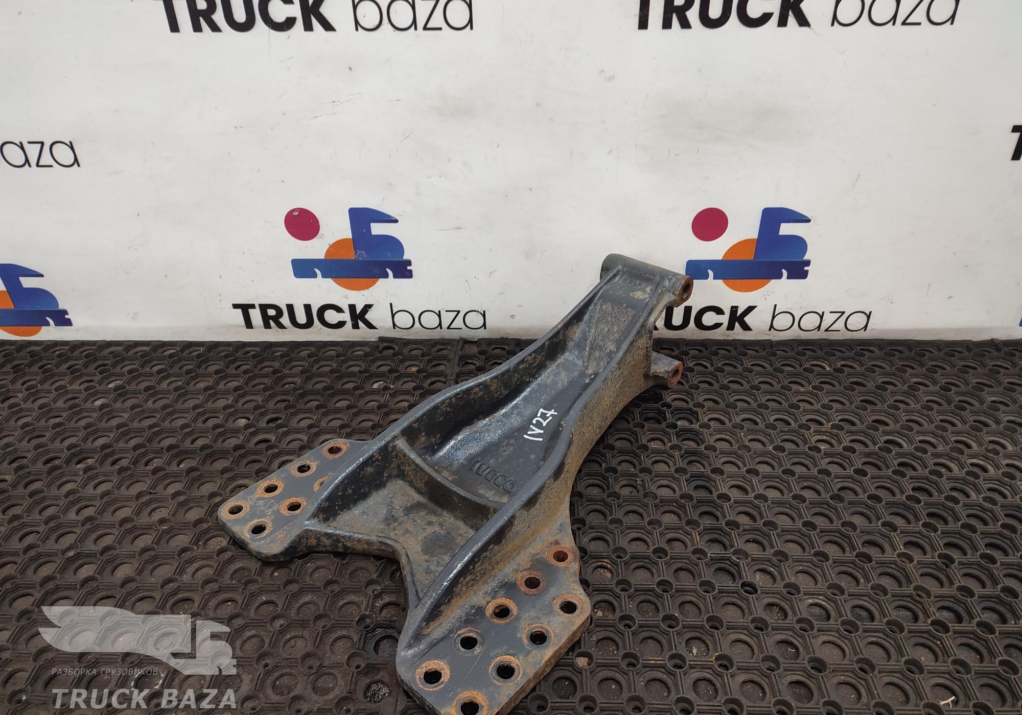 41008197 Кронштейн реактивной тяги для Iveco