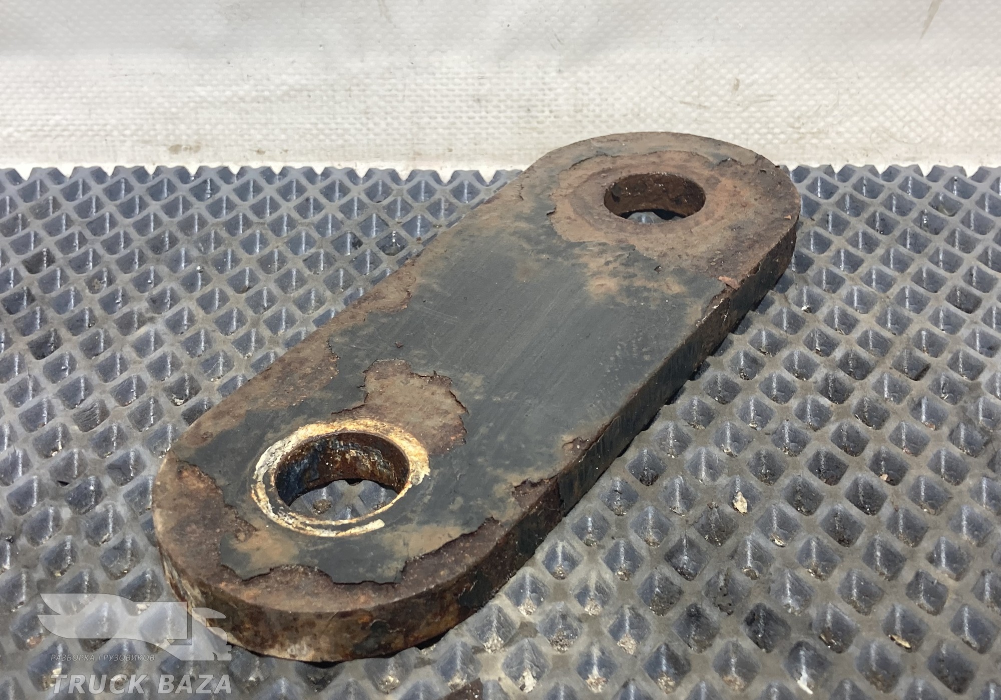 658022902543 Серьга передней рессоры