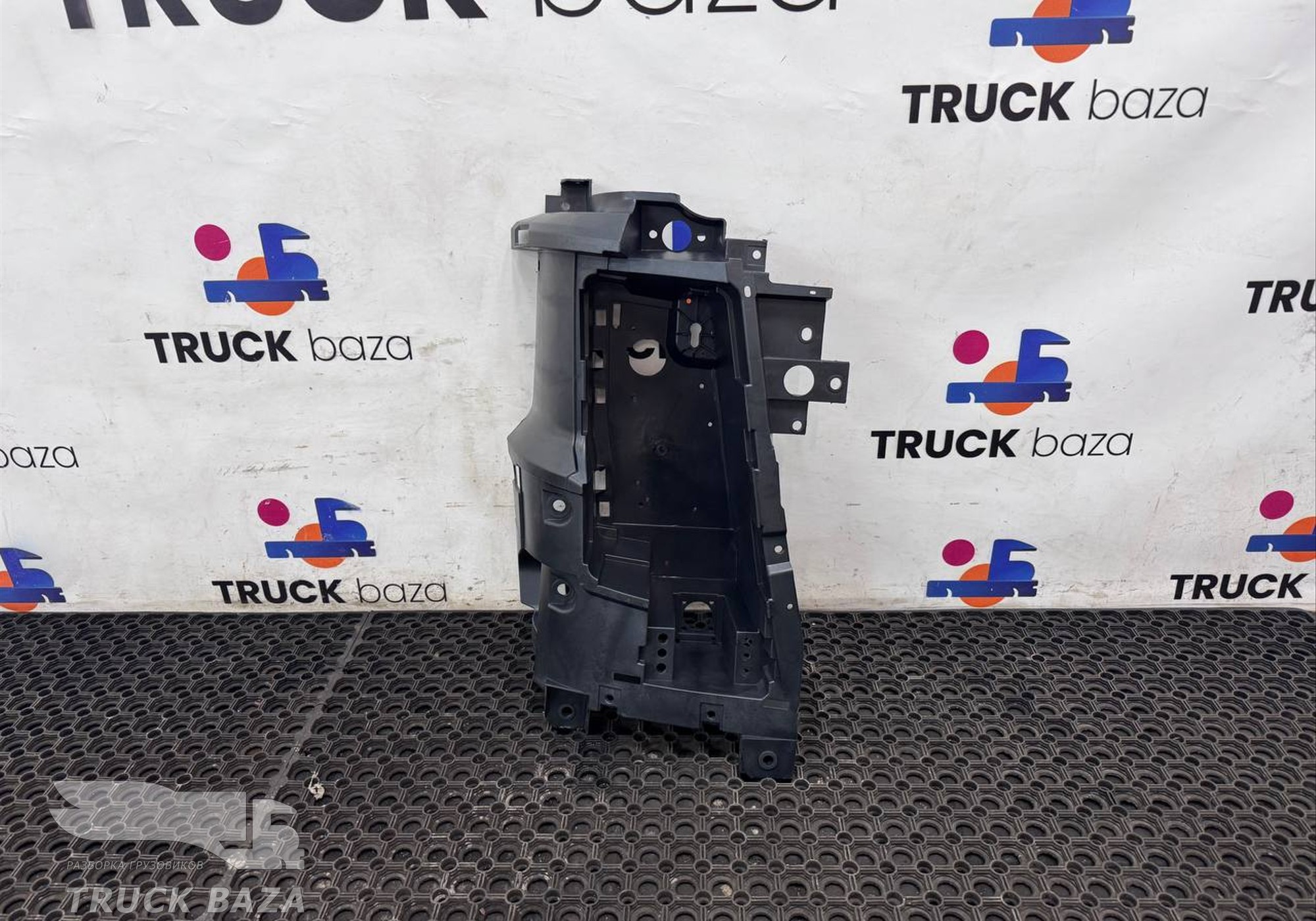 20453628 Корпус фары правой для Volvo FH