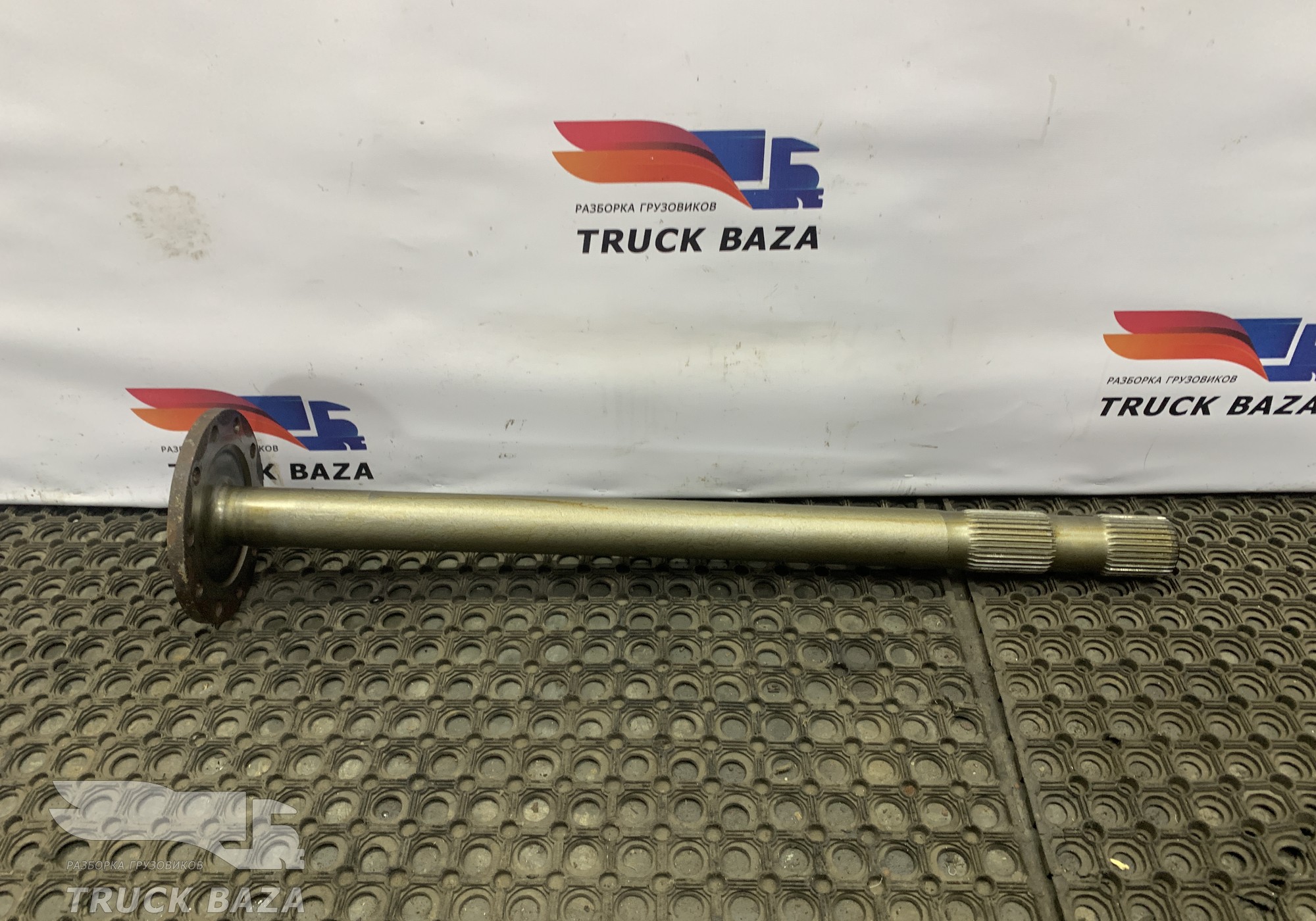 81355020147 Полуось с блокировкой