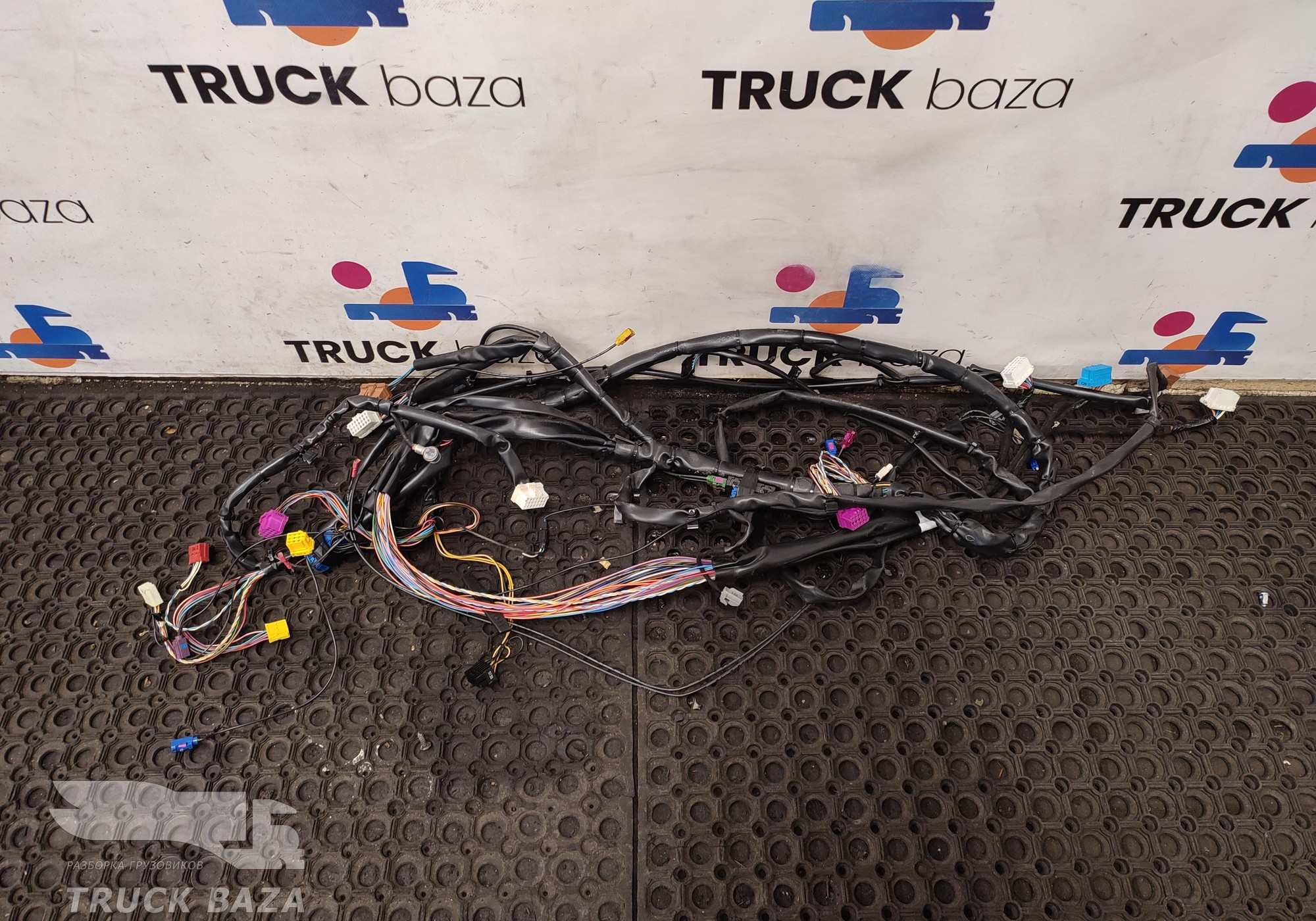 2425997 Проводка кабины для Scania 6-series R (с 2016)