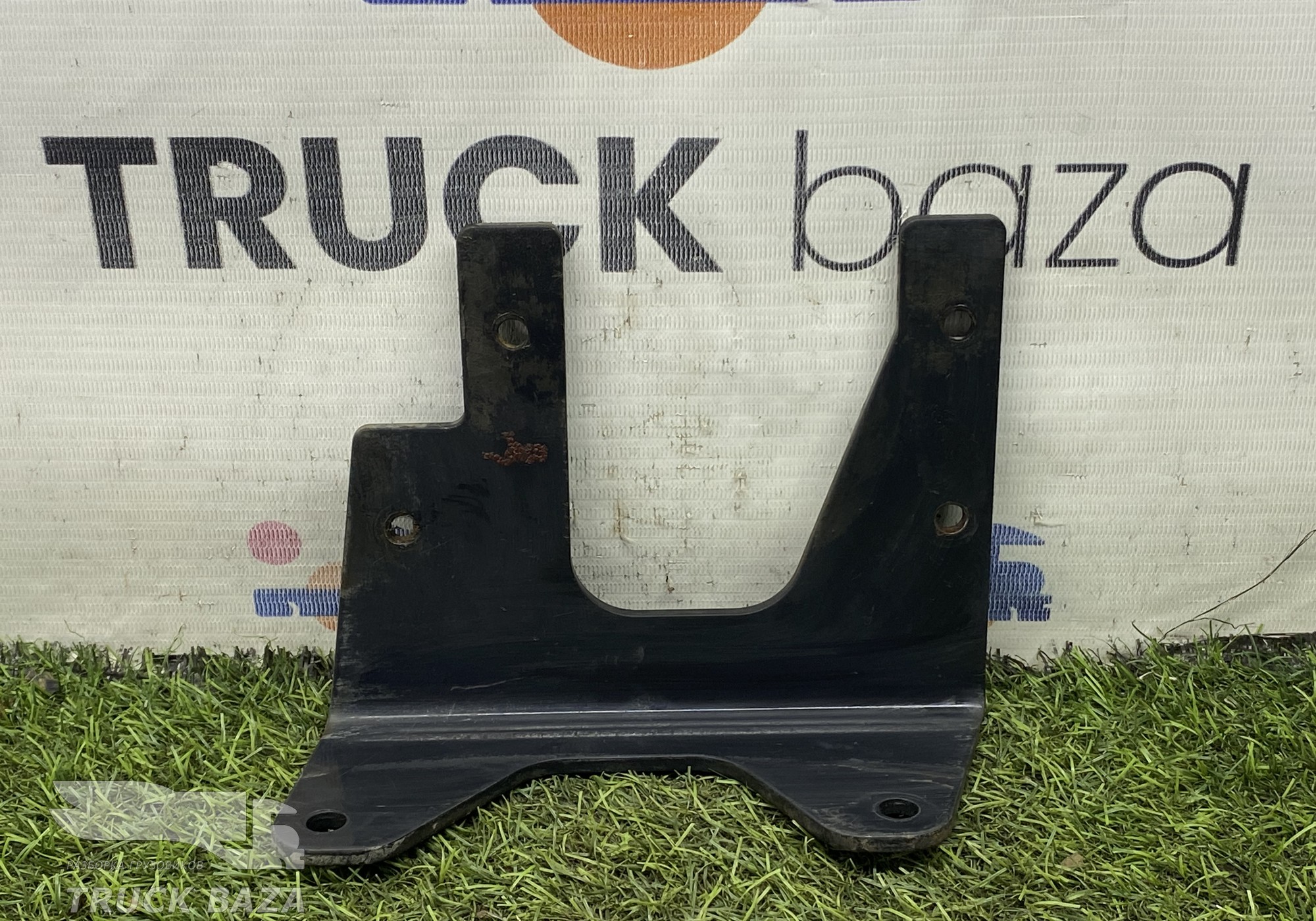 81517150289 Кронштейн трубки компрессора