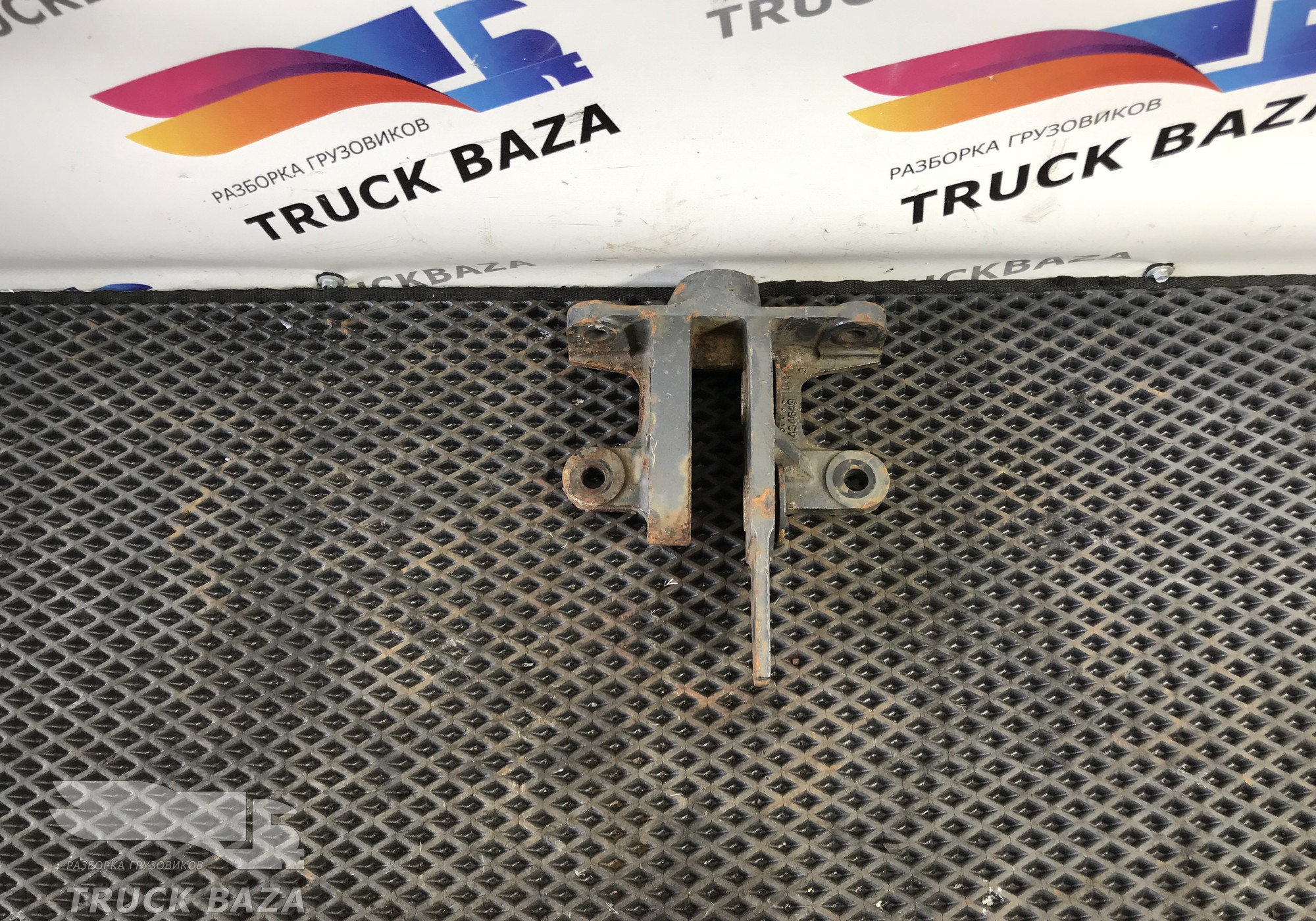 1434649 Кронштейн усилителя бампера левый для Daf CF II (с 2006 по 2013)
