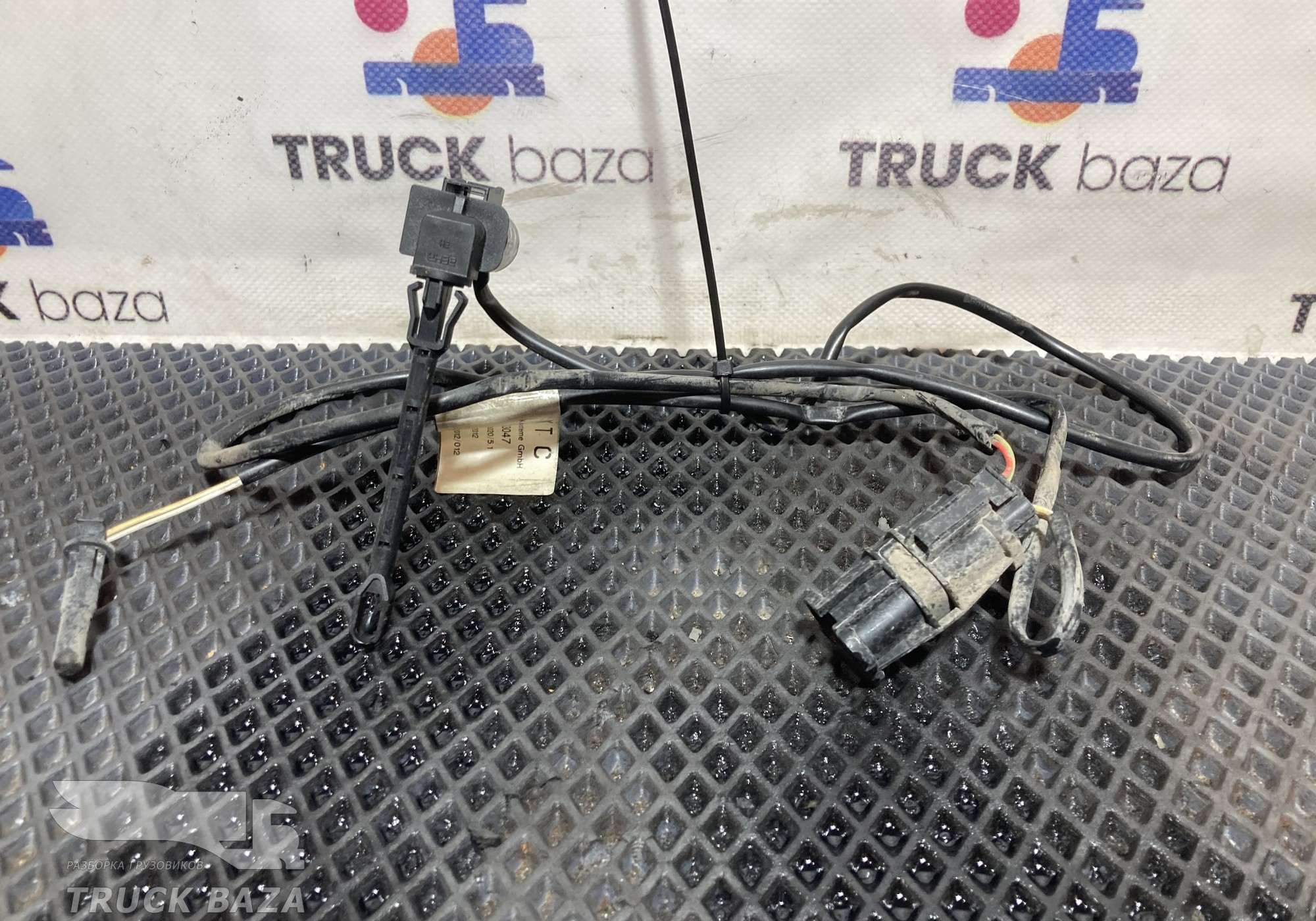 81259360048 Датчик температуры воздуха