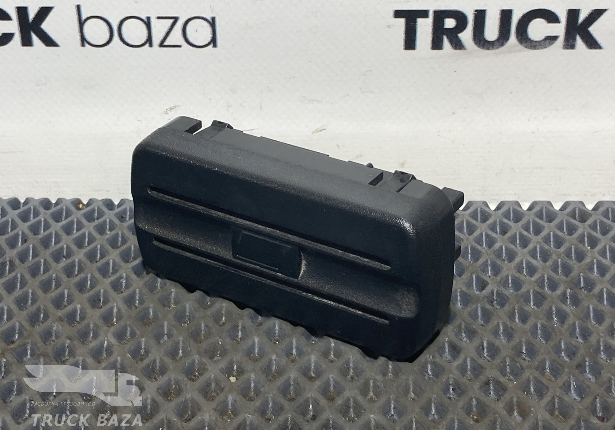 9435450146 Заглушка панели приборов