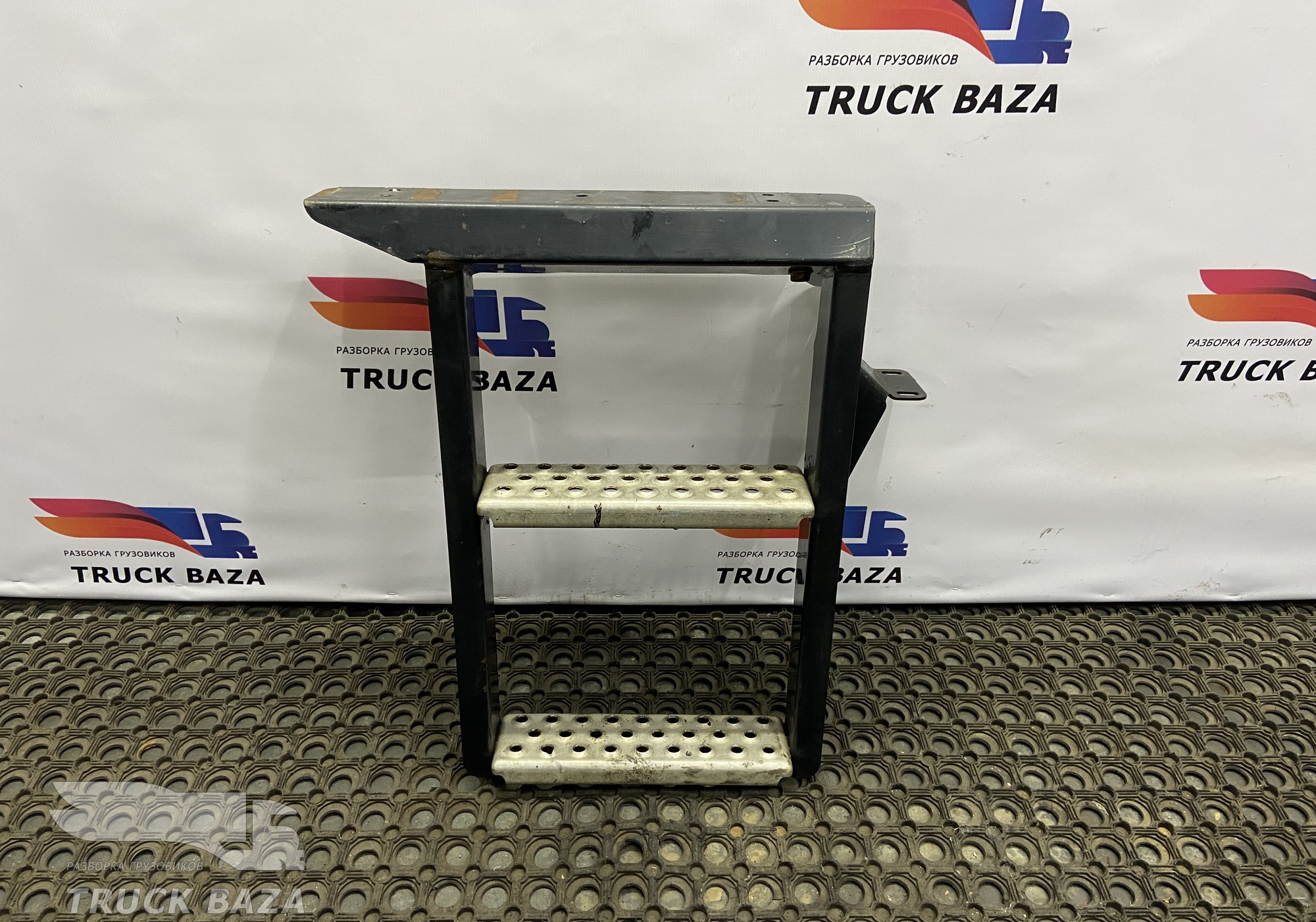 81429026045 Лестница за кабину для Man