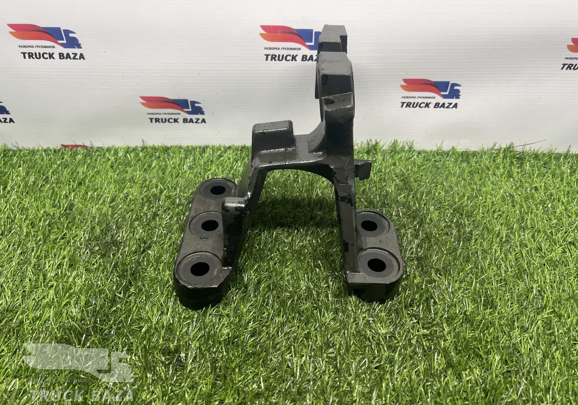 2049271 Кронштейн двигателя передний правый для Daf XF105 (с 2005)