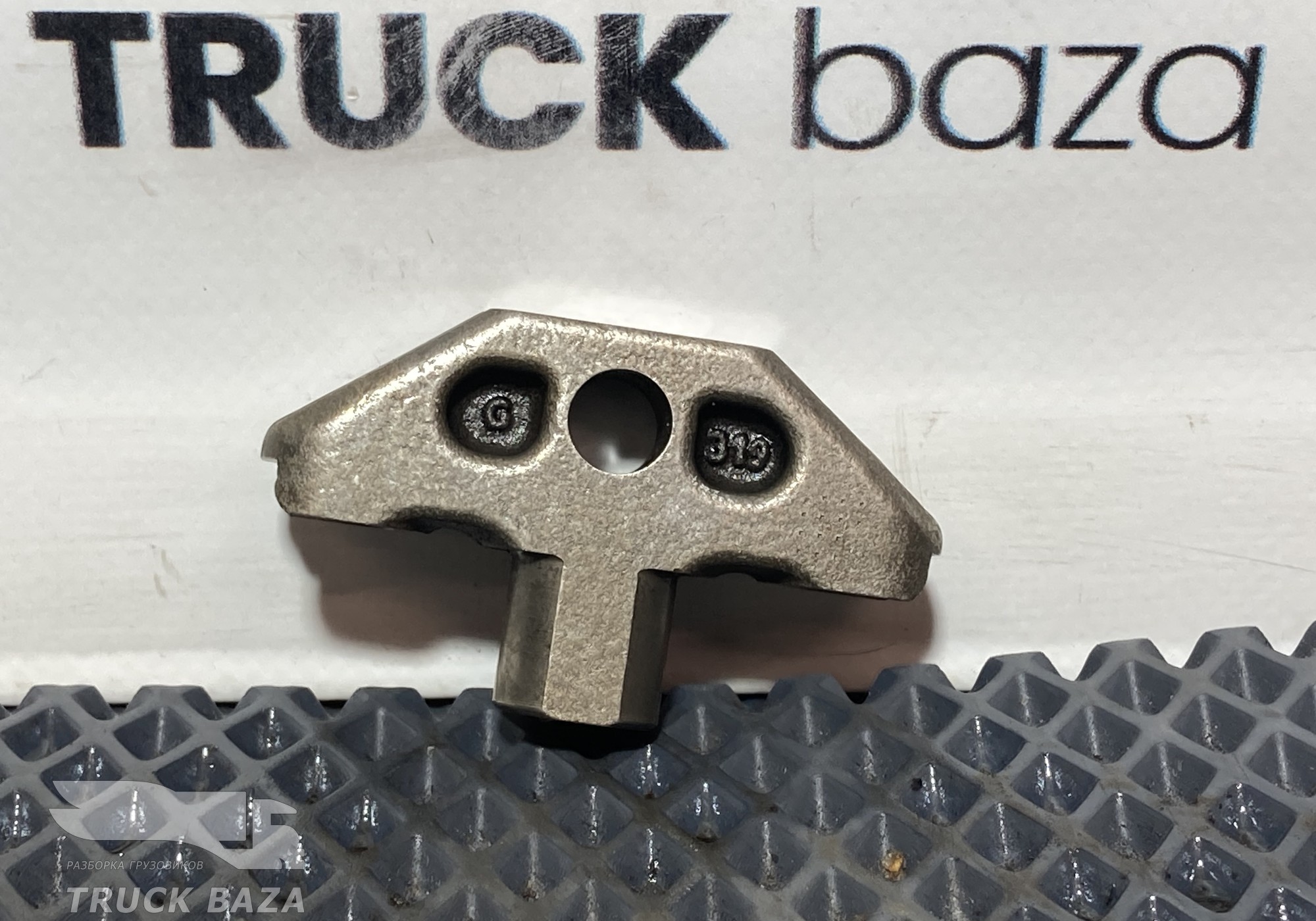 1791123 Кронштейн форсунки топливной