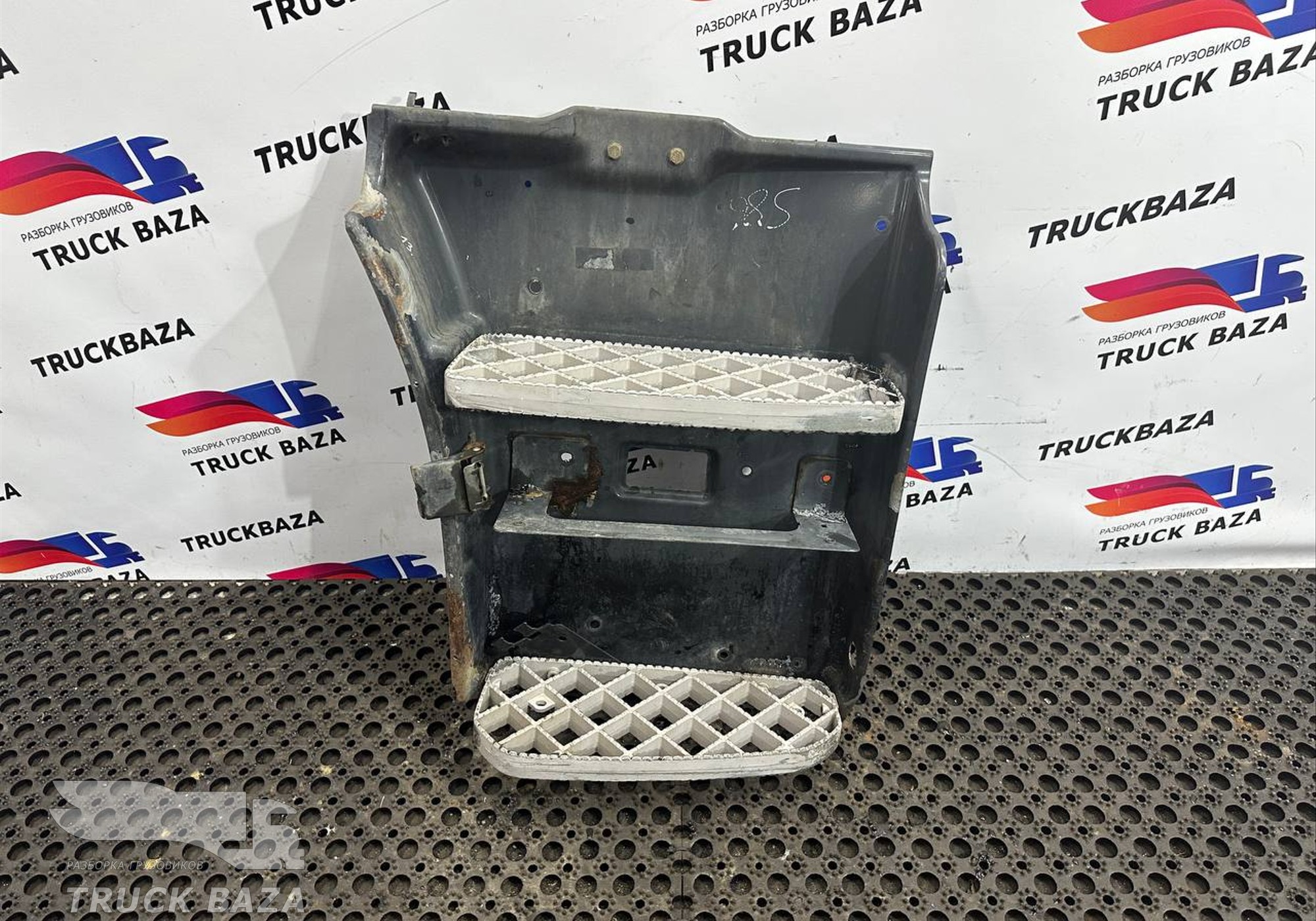 1498180 Корпус подножек правый для Scania 5-series G (с 2004 по 2016)