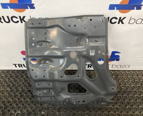 2626258 Кронштейн подножки левый для Scania