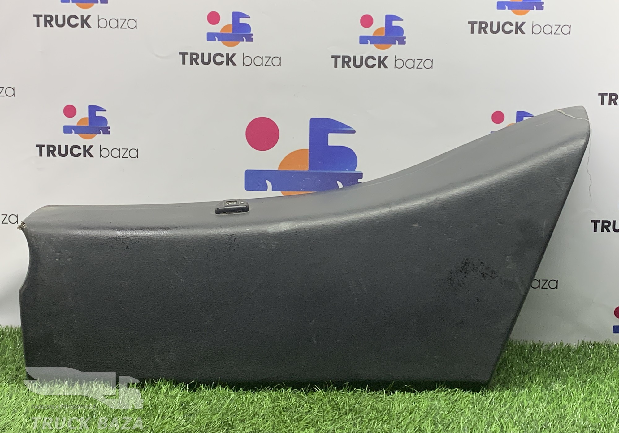YZ16D116000009 Накладка панели приборов правая для Sinotruk Sitrak C7H