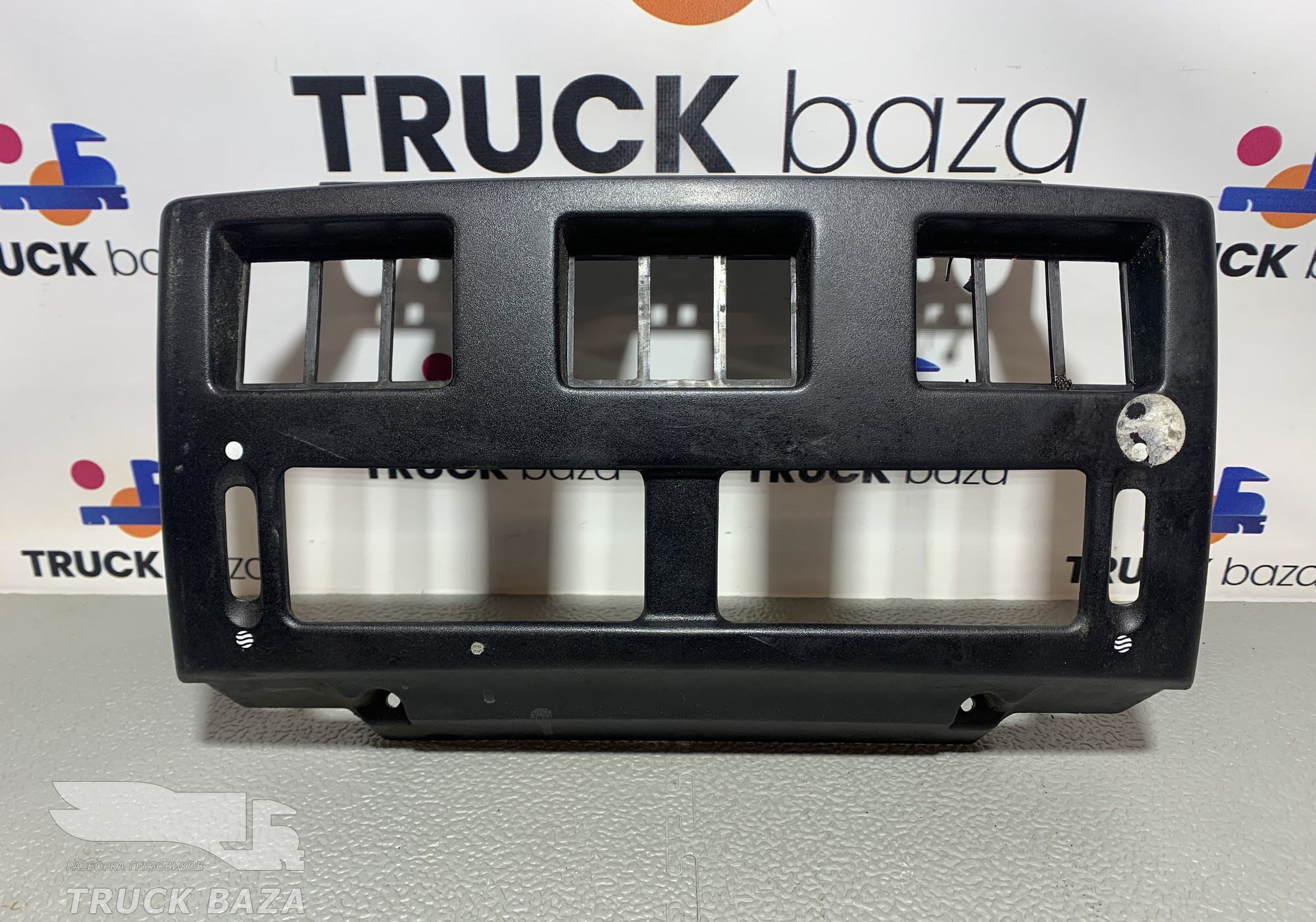 1304866 Накладка панели приборов