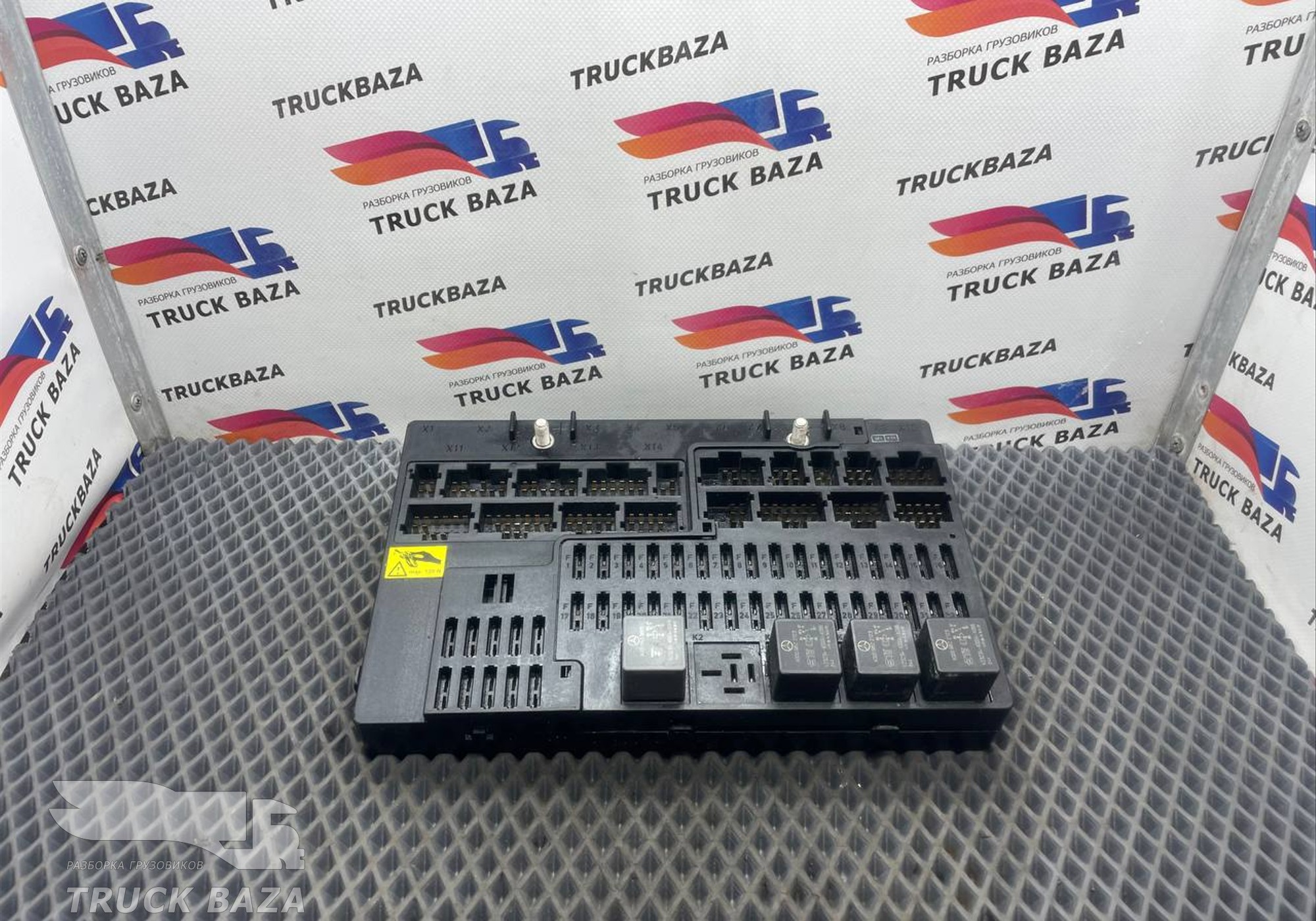 A0004464358 Блок предохранителей для Mercedes-Benz Actros MP3 (с 2008)