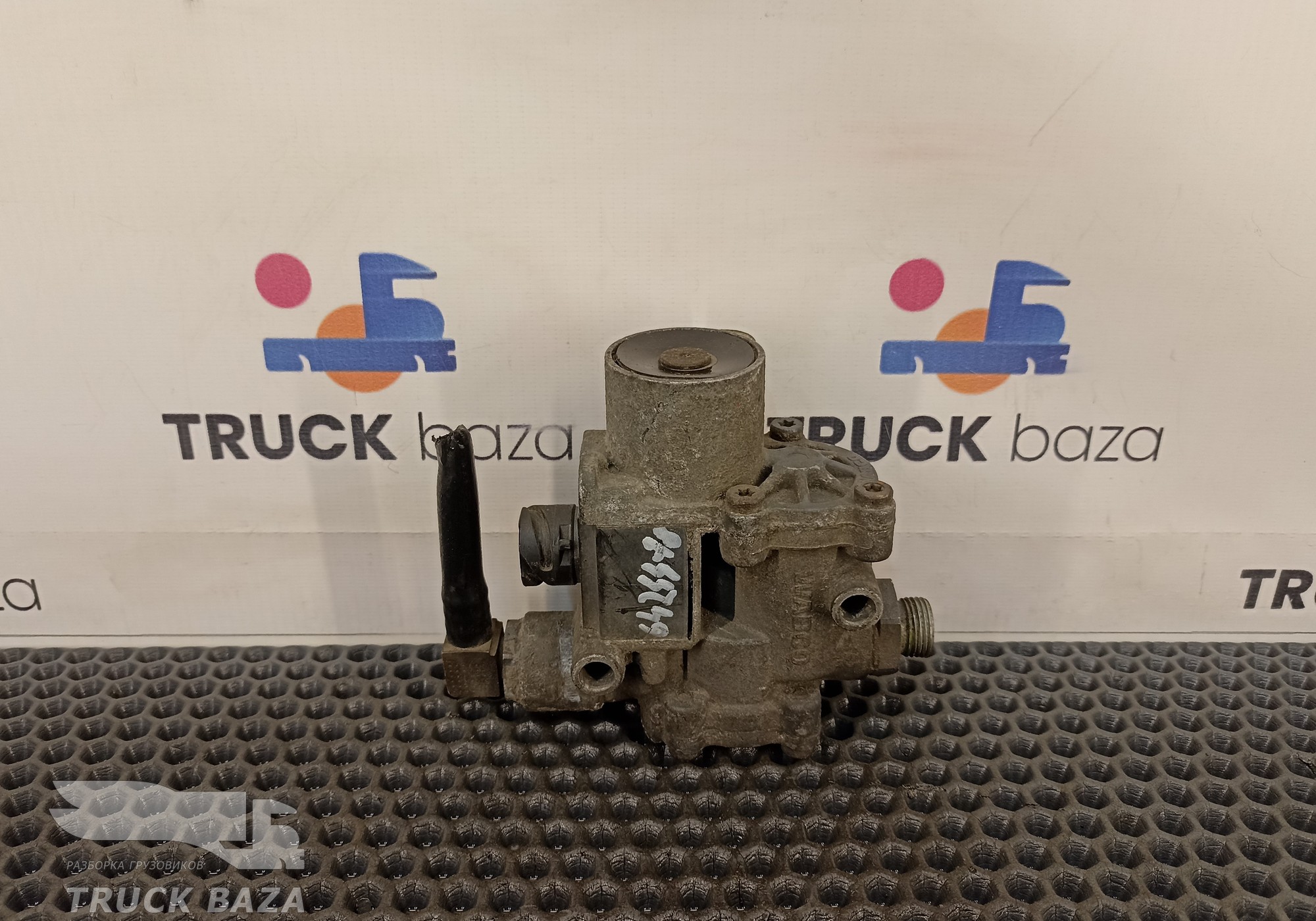 1304635 Кран ABS для Mercedes-Benz 16-26