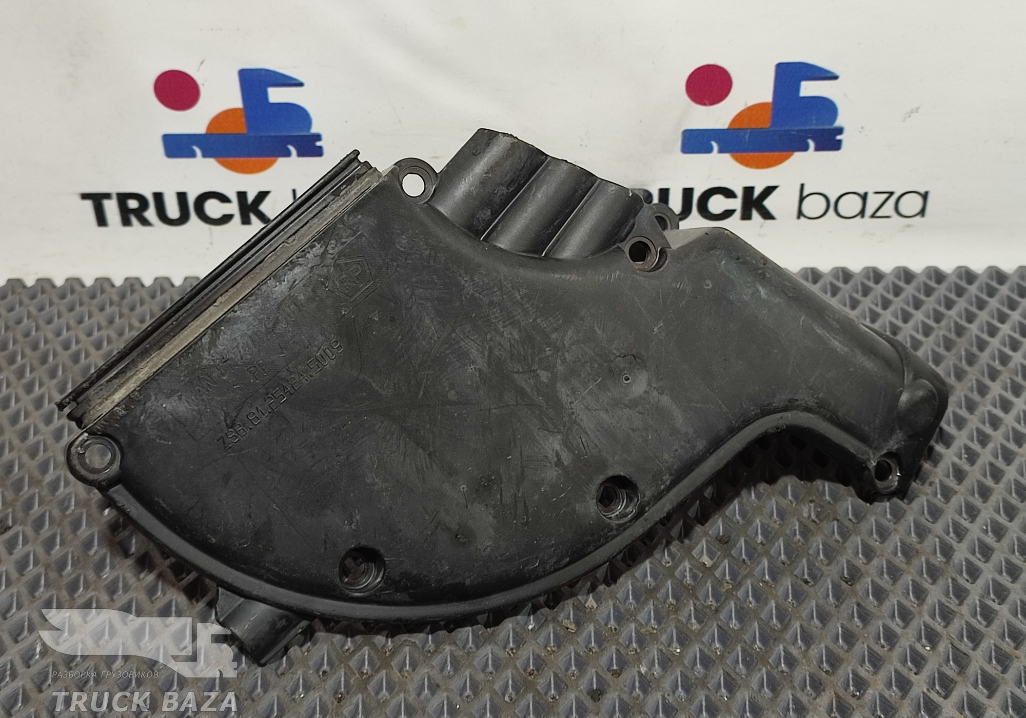 81254240016 Крышка блока предохранителей