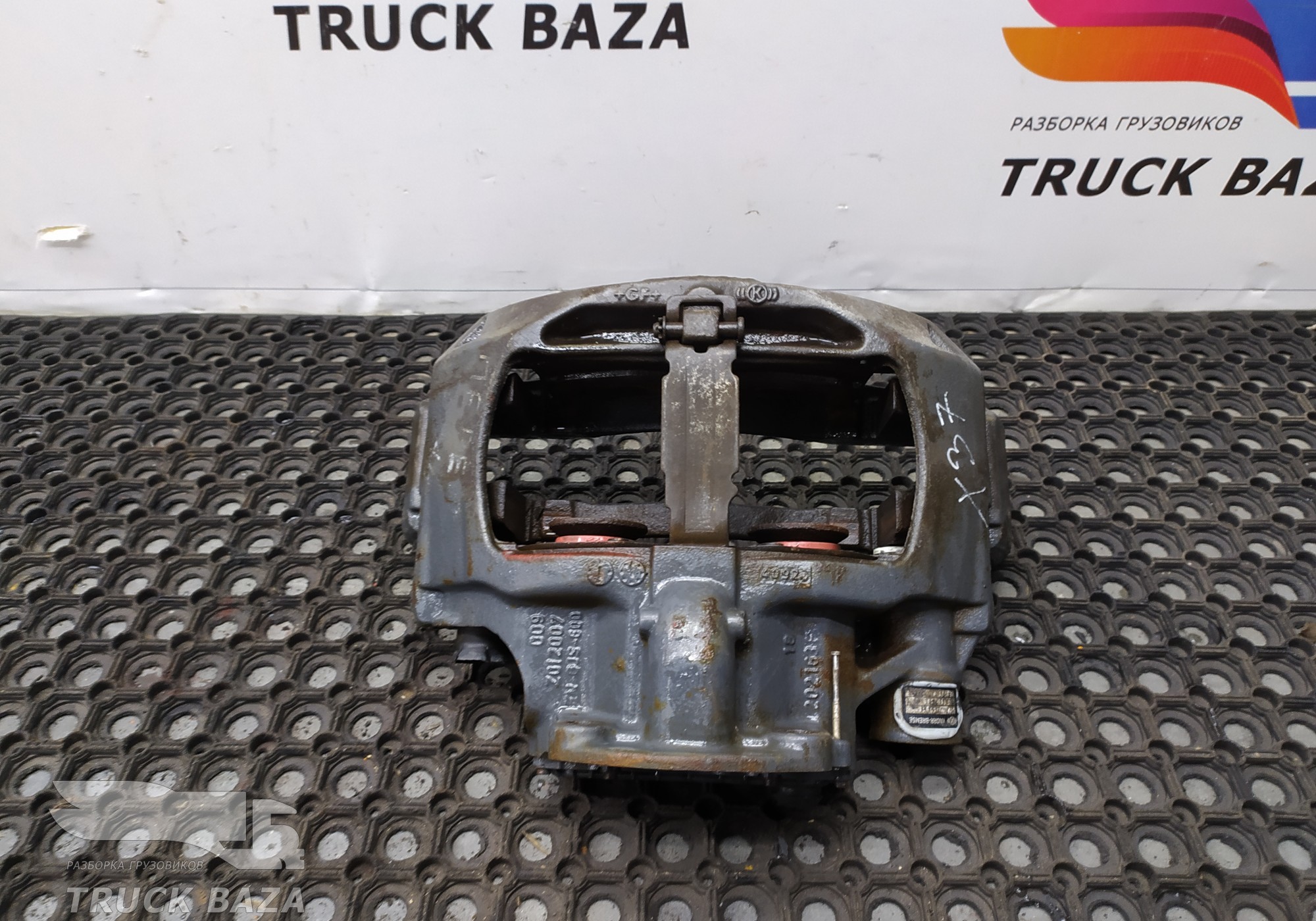1862300 Суппорт передний правый для Daf