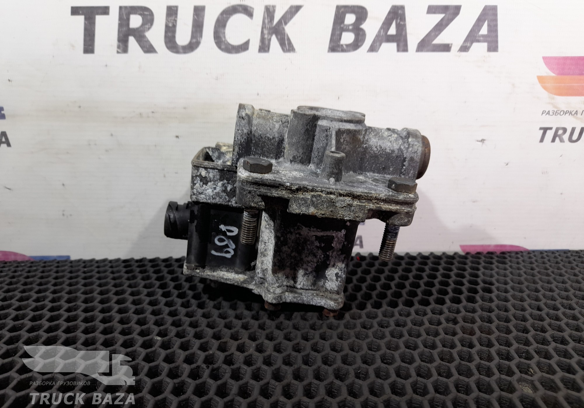 1315693 Клапан ускорительый для Daf XF105