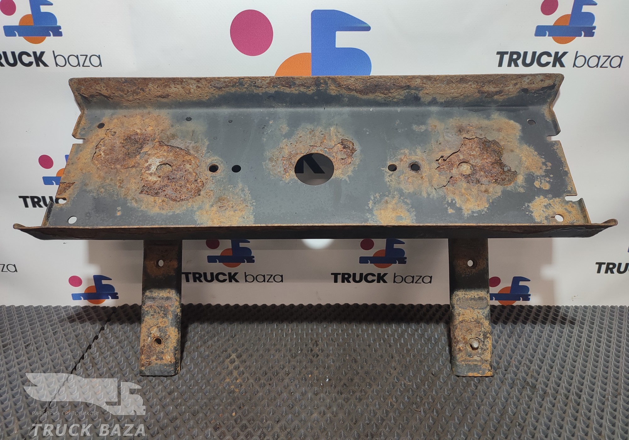 54903716018 Кронштейн заднего фонаря правый для КАМАЗ 5490 (с 2013)