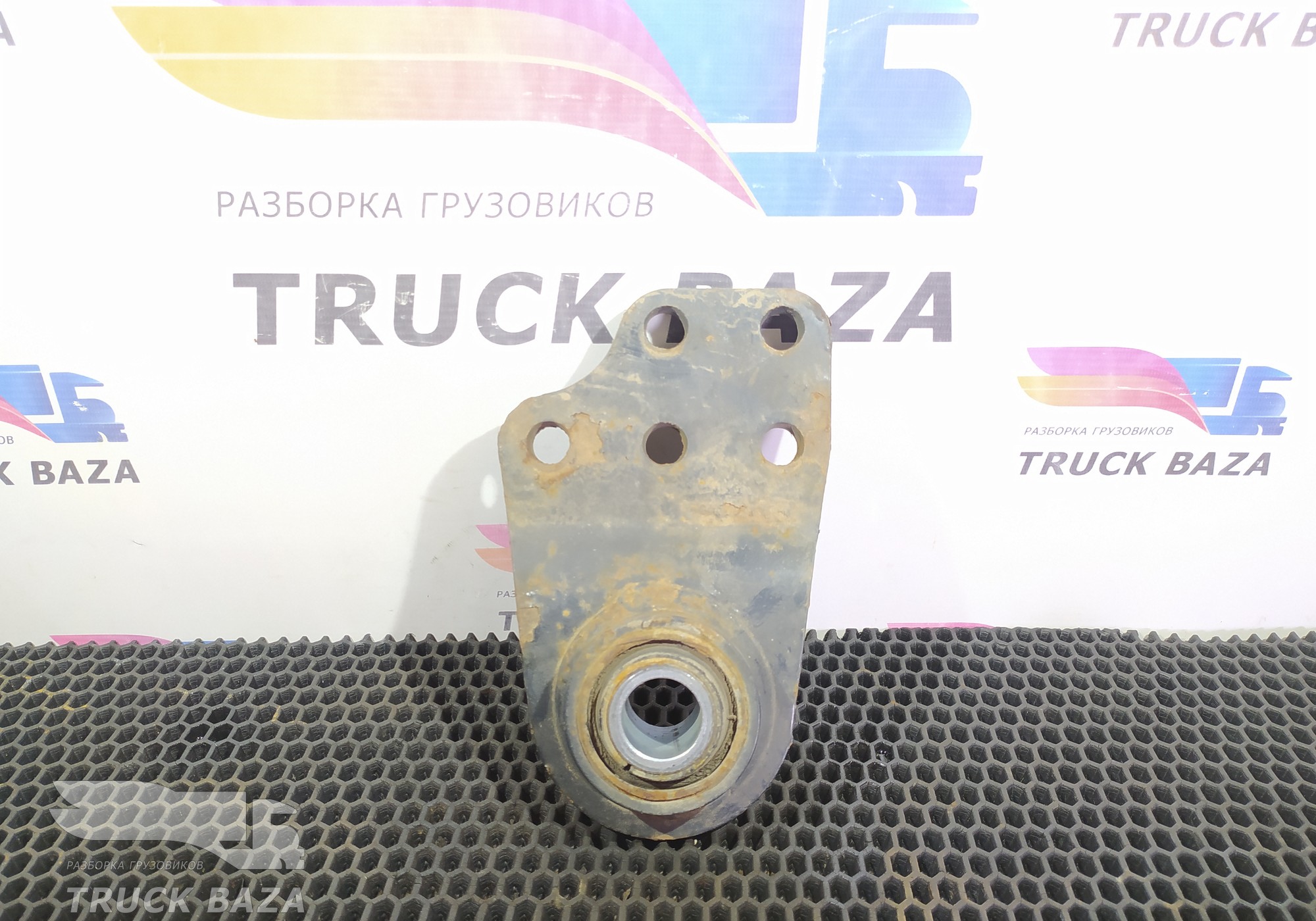 41012501 Кронштейн стойки заднего стабилизатора для Iveco Stralis II Hi-Way (с 2012)