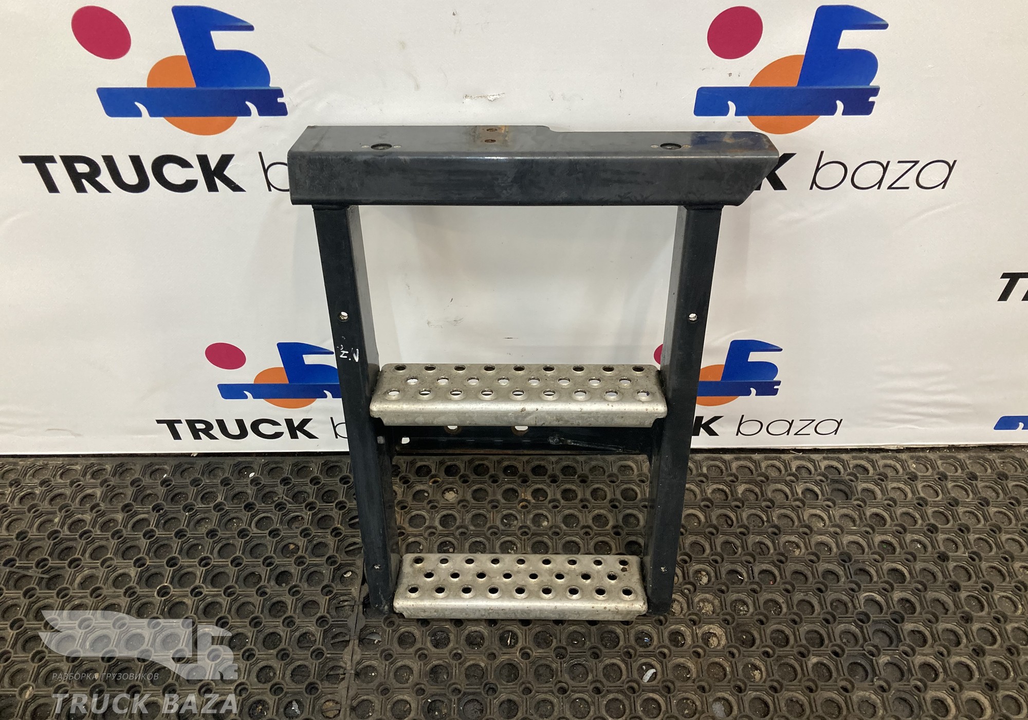 81429026066 Лестница АКБ для Man TGX II (с 2012)