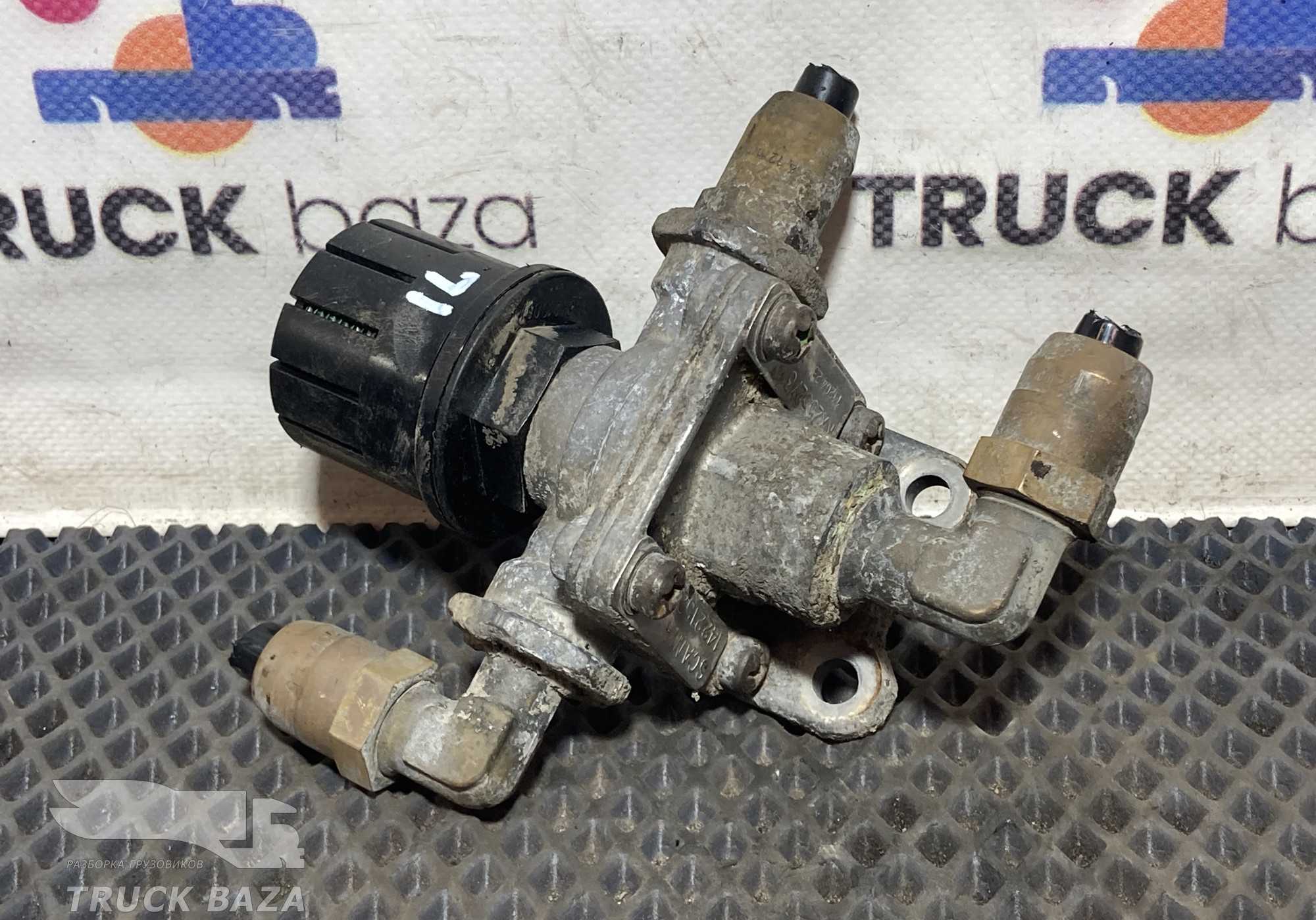 1422152 Клапан ускорительный