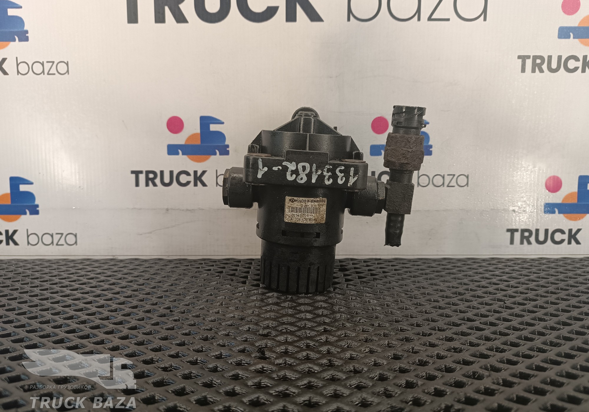 0044298044 Клапан ускорительный для Mercedes-Benz Atego