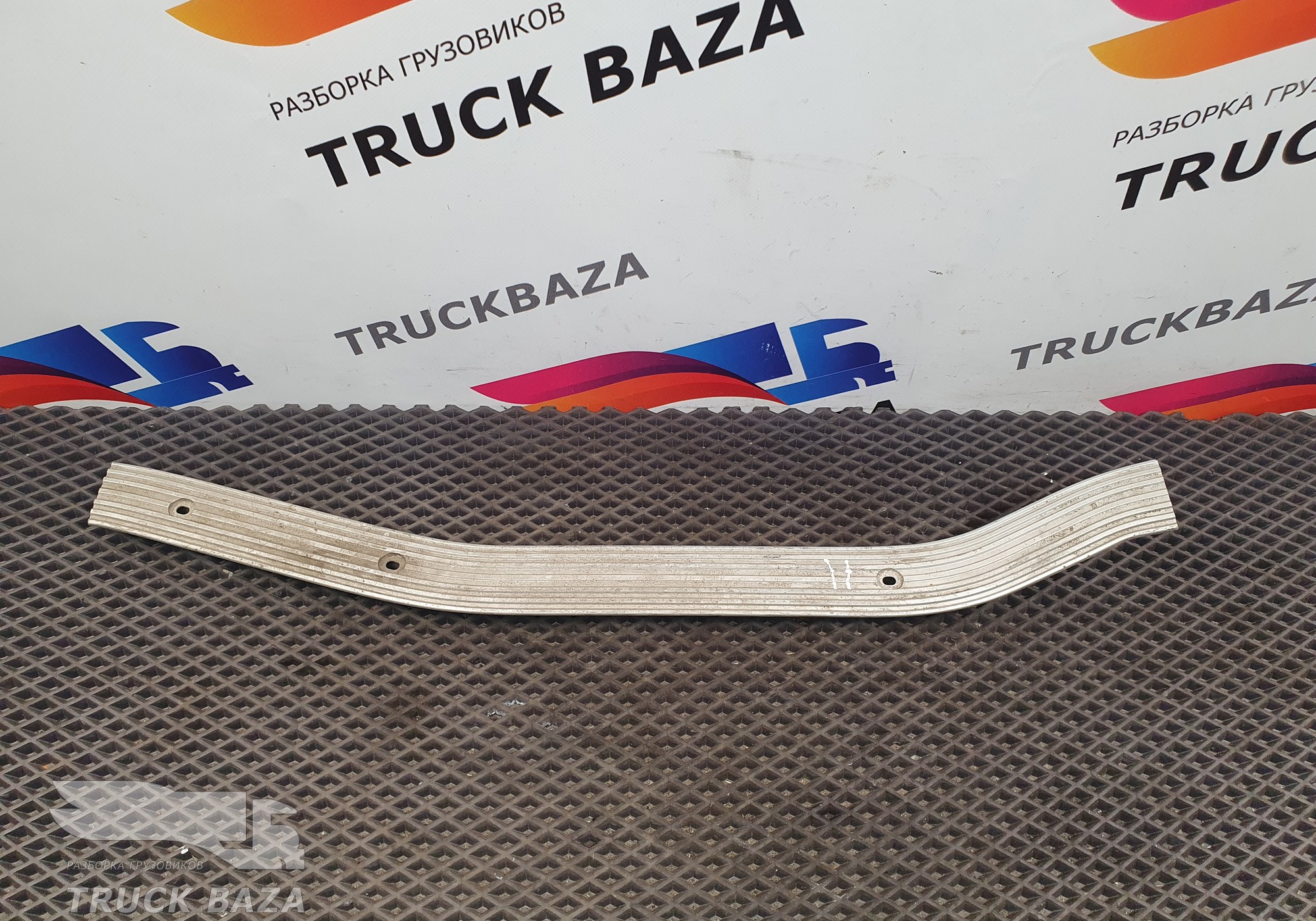 1476080 Накладка порога левая для Scania 4-series T (с 1995 по 2007)