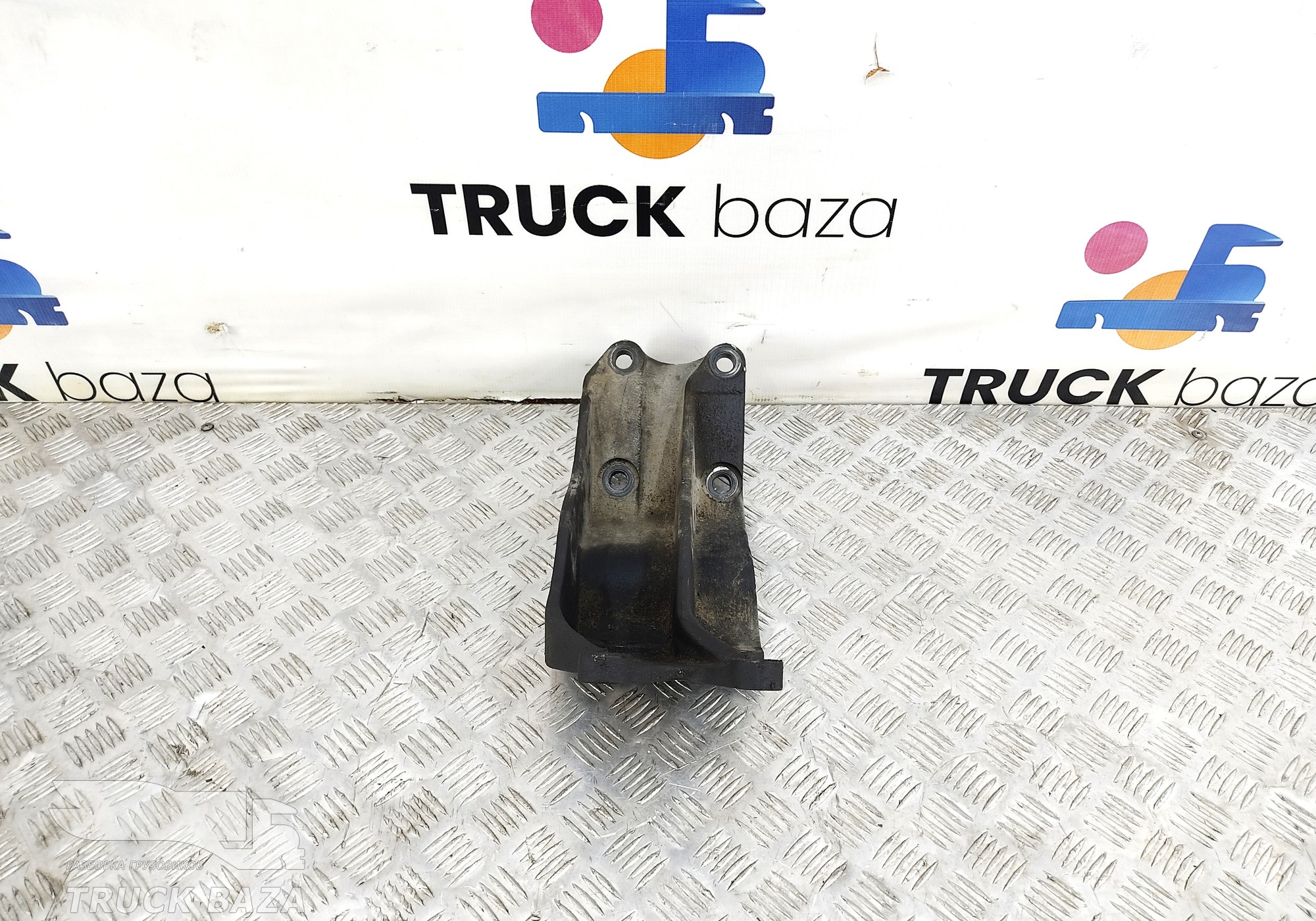 5490122520 Кронштейн траверсы передний левый для КАМАЗ 54901