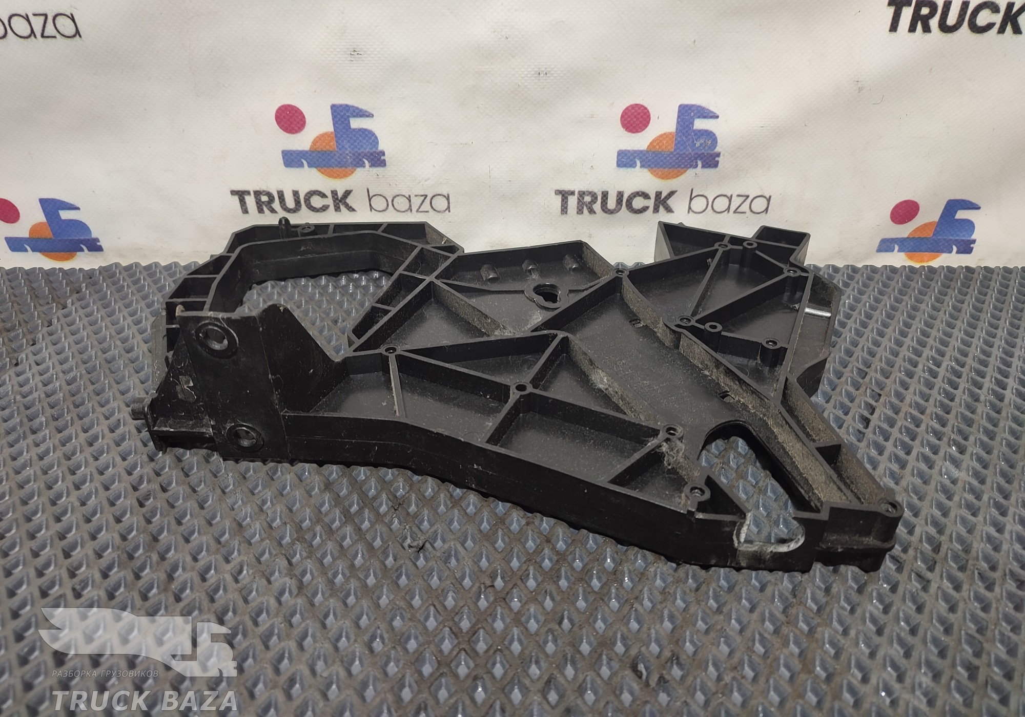 812W624300135 Кронштейн приборной панели левый для Sinotruk Sitrak C7H