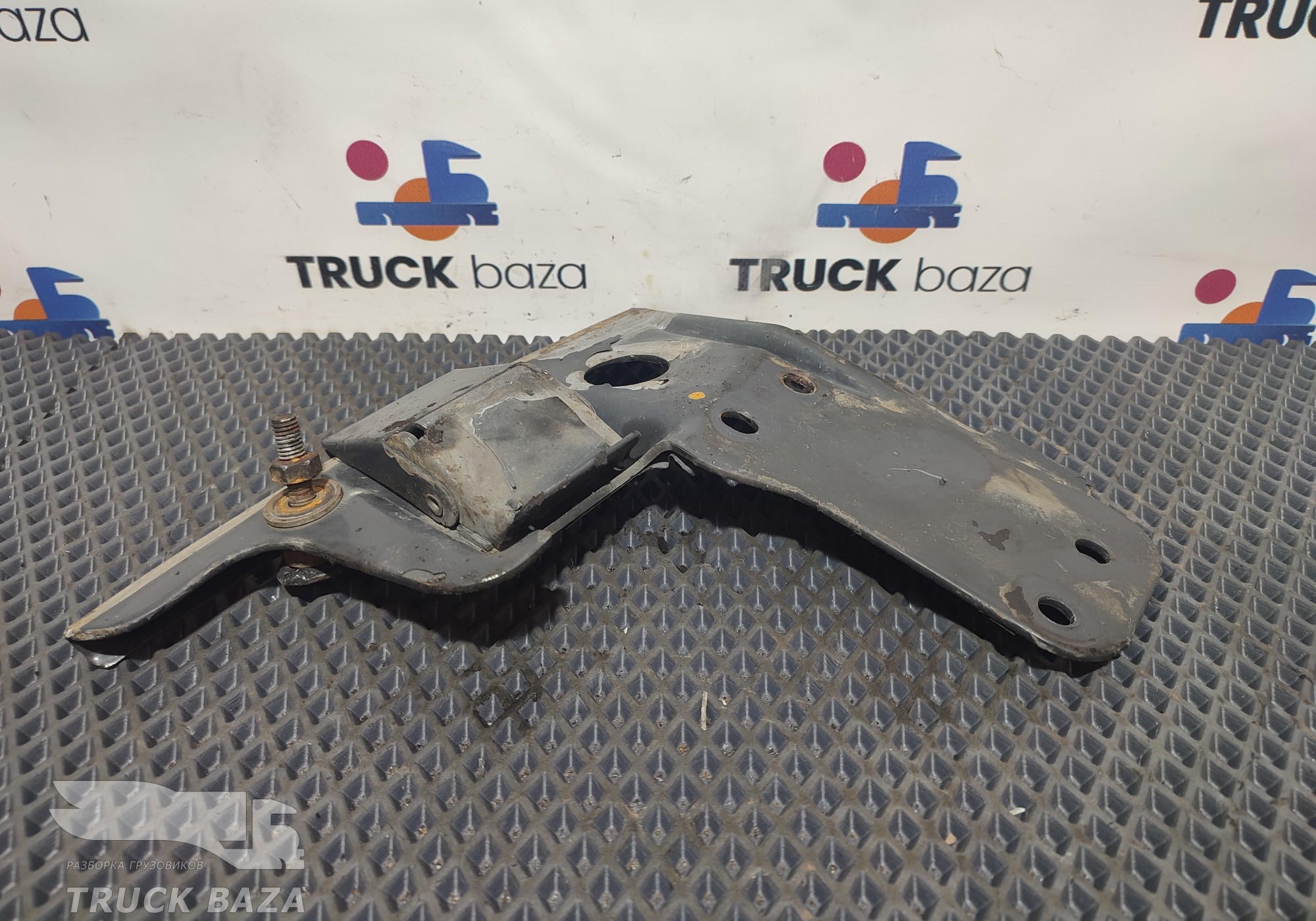 2159825 Кронштейн брызговика правый для Scania 5-series T (с 2004 по 2016)