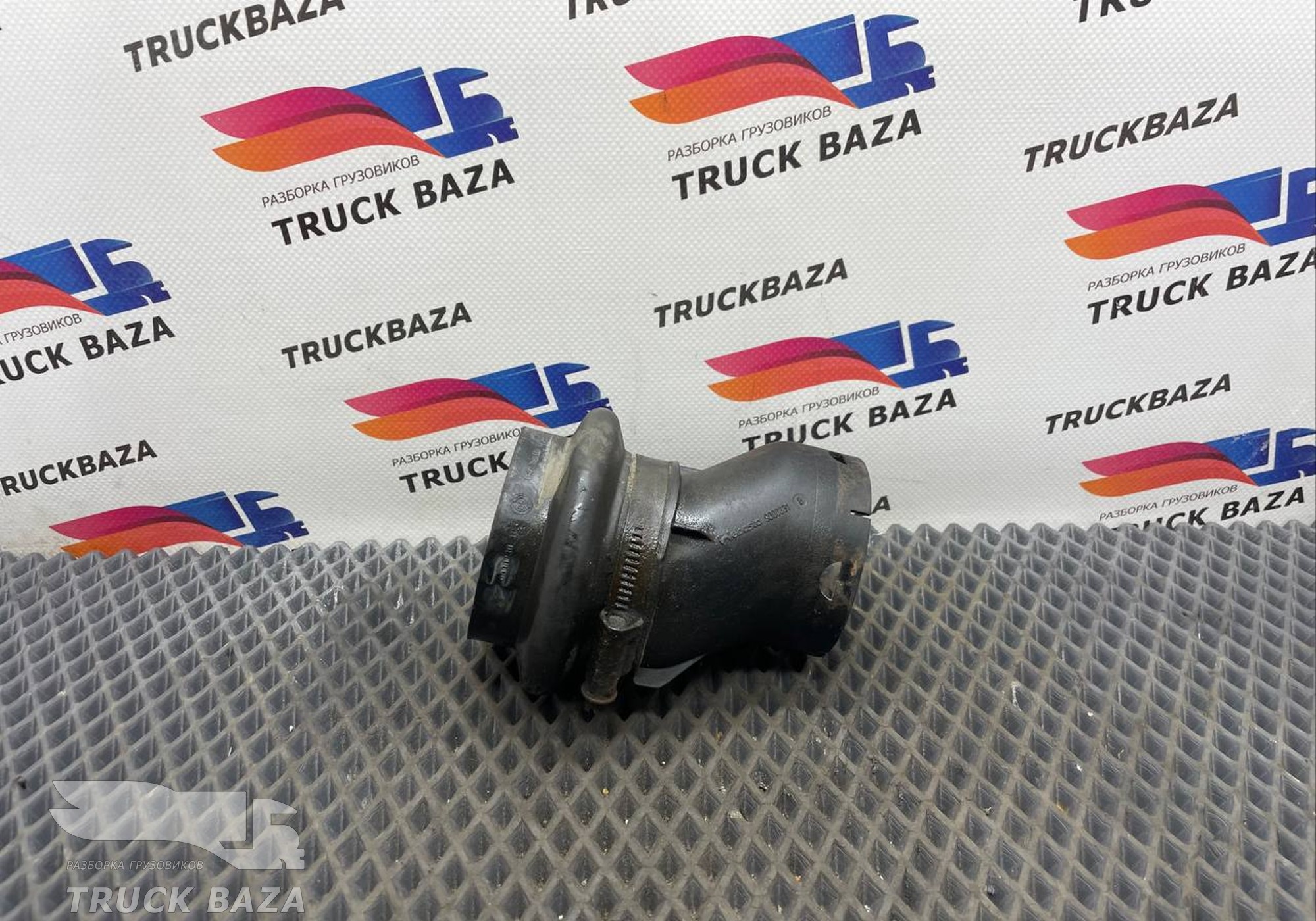 A0009750247 Патрубок автономного отопителя для Mercedes-Benz Actros MP3 (с 2008)