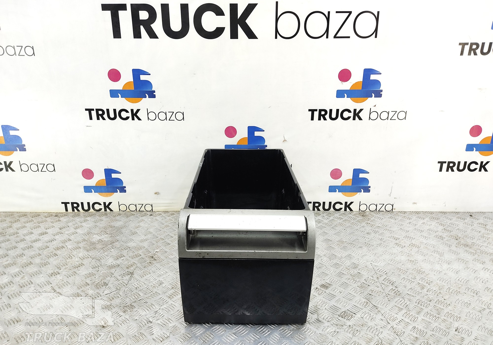 1660722 Ящик вещевой для Daf XF105 (с 2005)