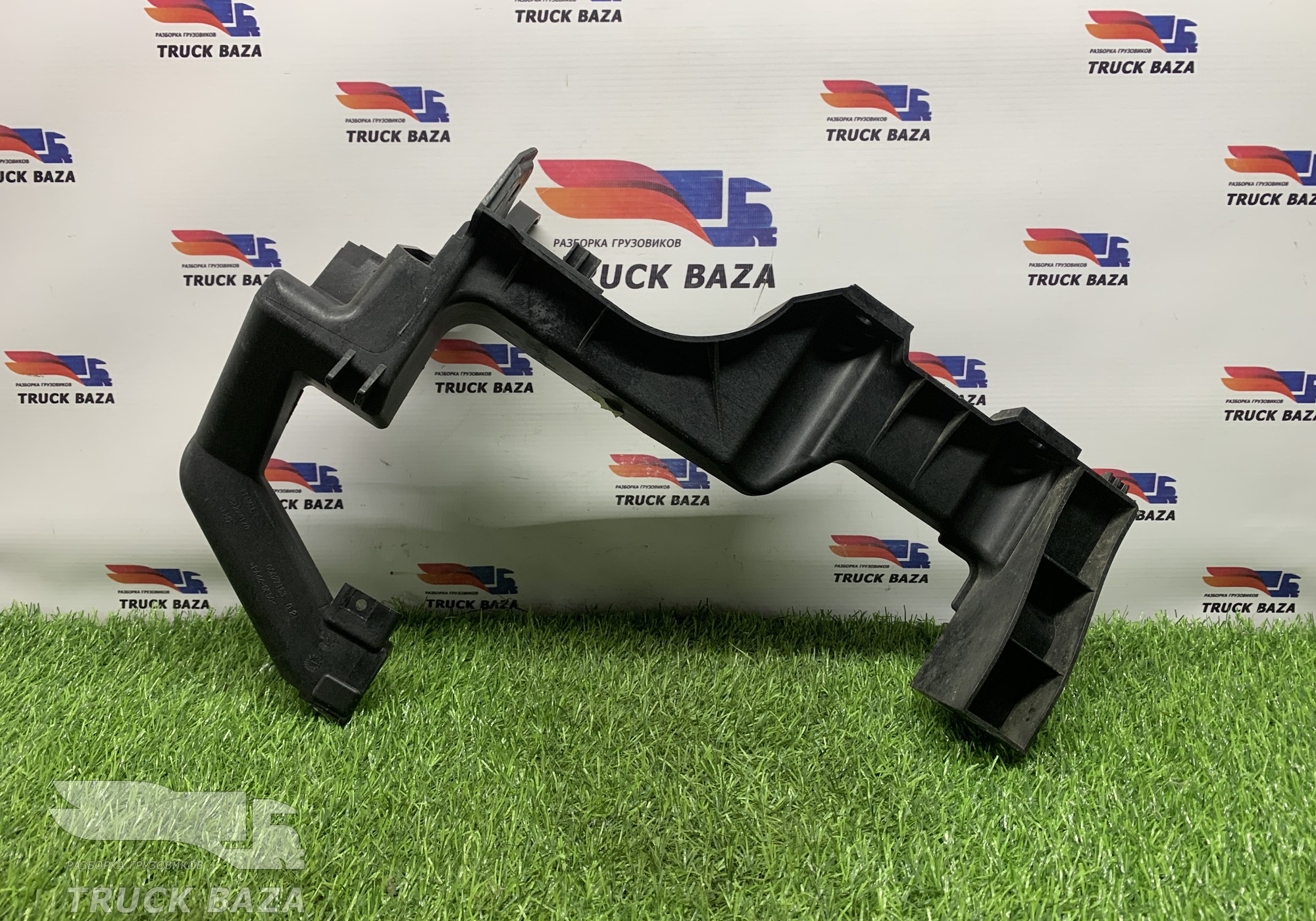 82224170 Кронштейн приборной панели для Renault T (с 2013)