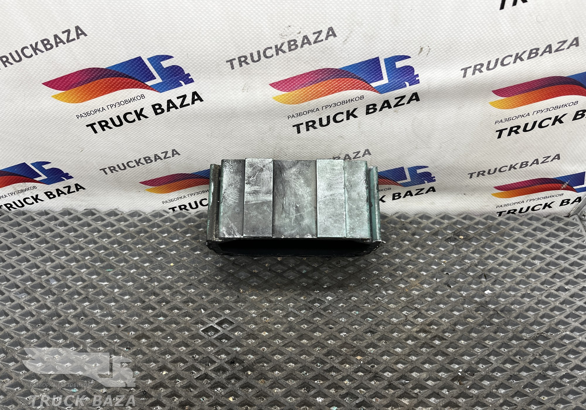 20730387 Проставка впускного коллектора для Volvo FMX