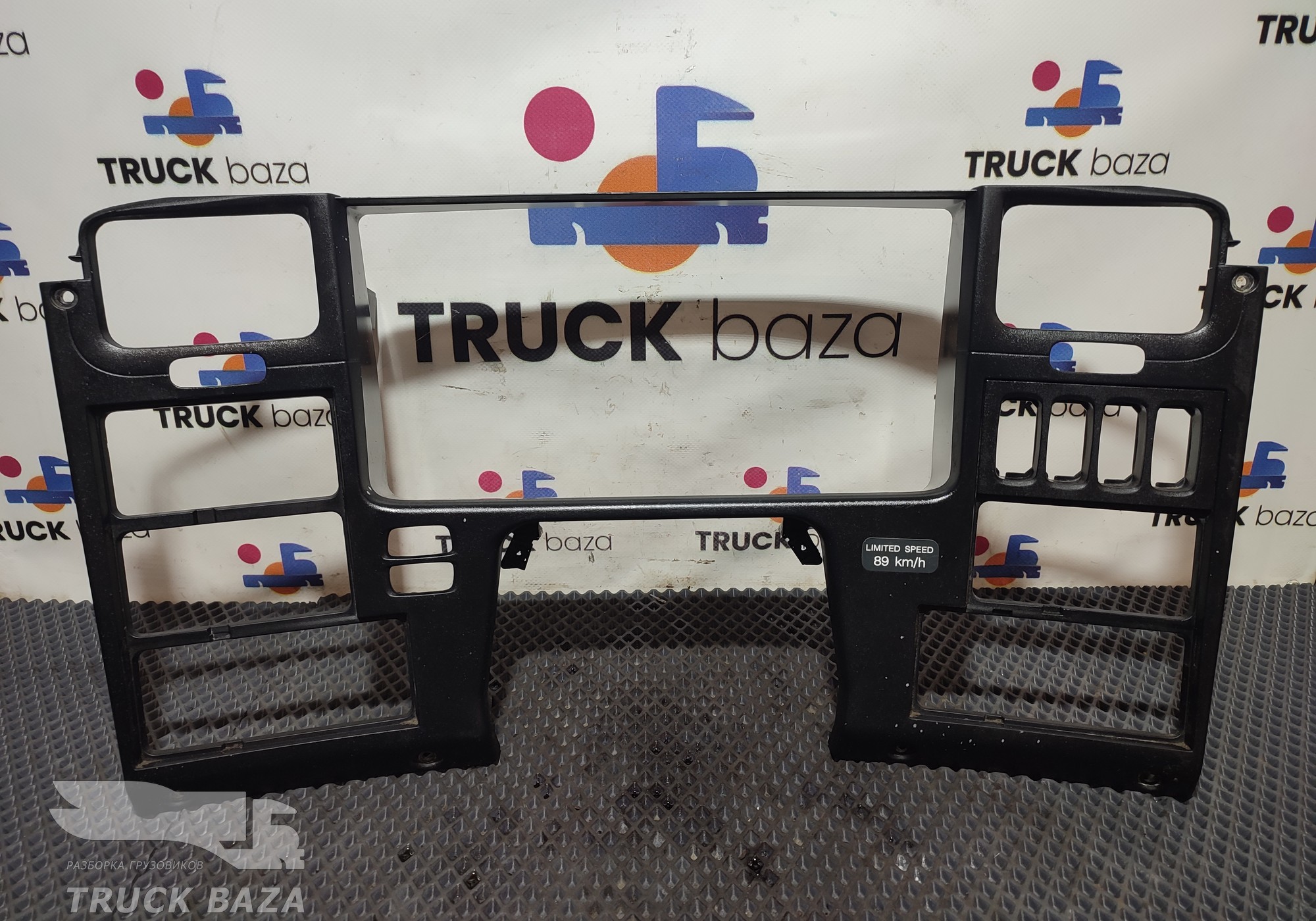 1728037 Накладка панели приборов