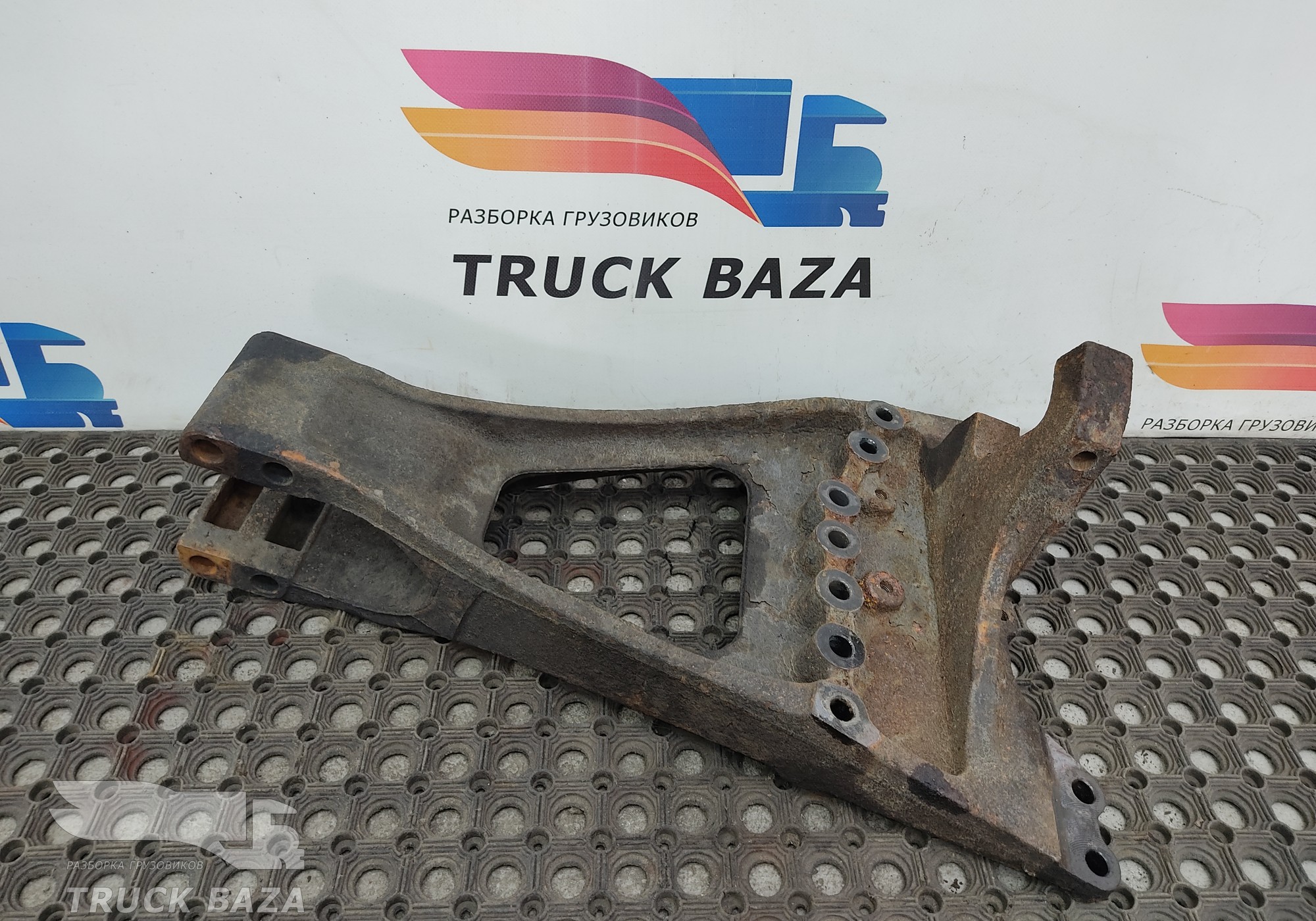 A9423252409 Кронштейн реактивной тяги левый для Mercedes-Benz Axor I (с 2001 по 2004)