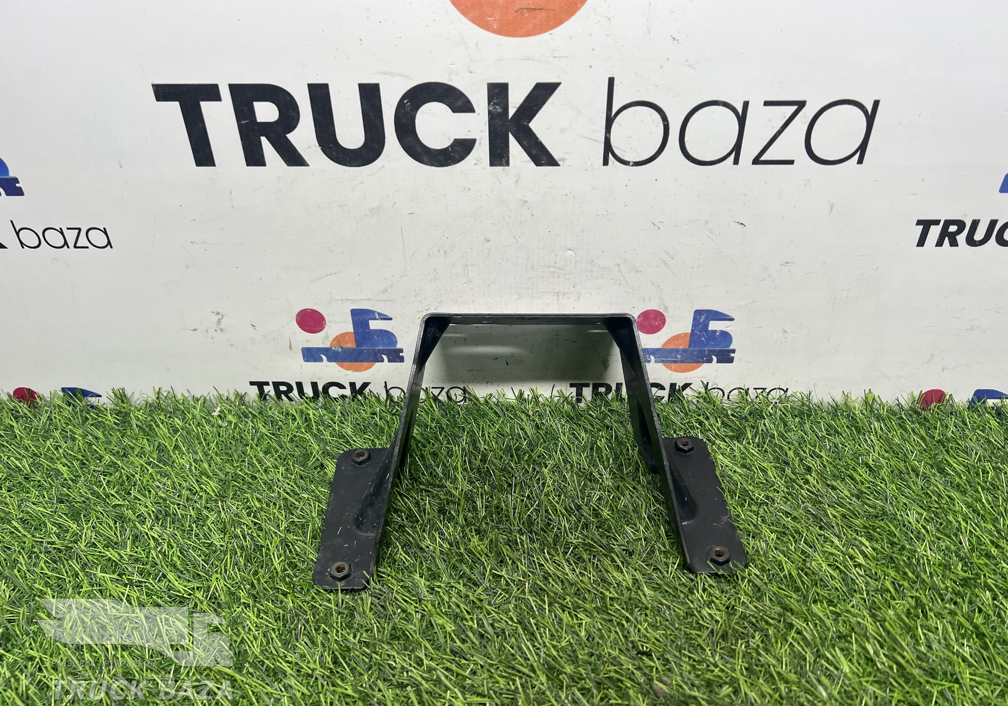 A9738101214 Кронштейн солнцезащитного козырька для КАМАЗ 5490 (с 2013)