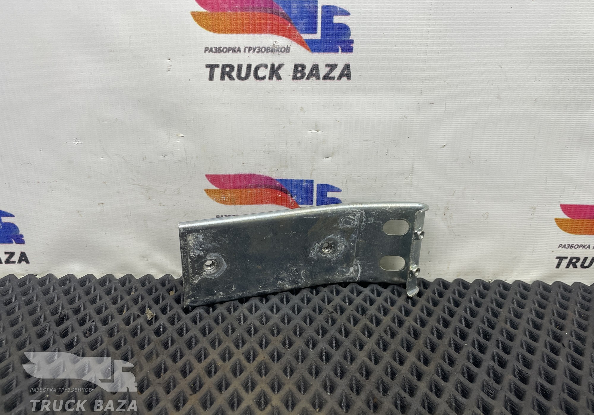1516698 Кронштейн верхней вещевой полки для Scania 5-series G (с 2004 по 2016)