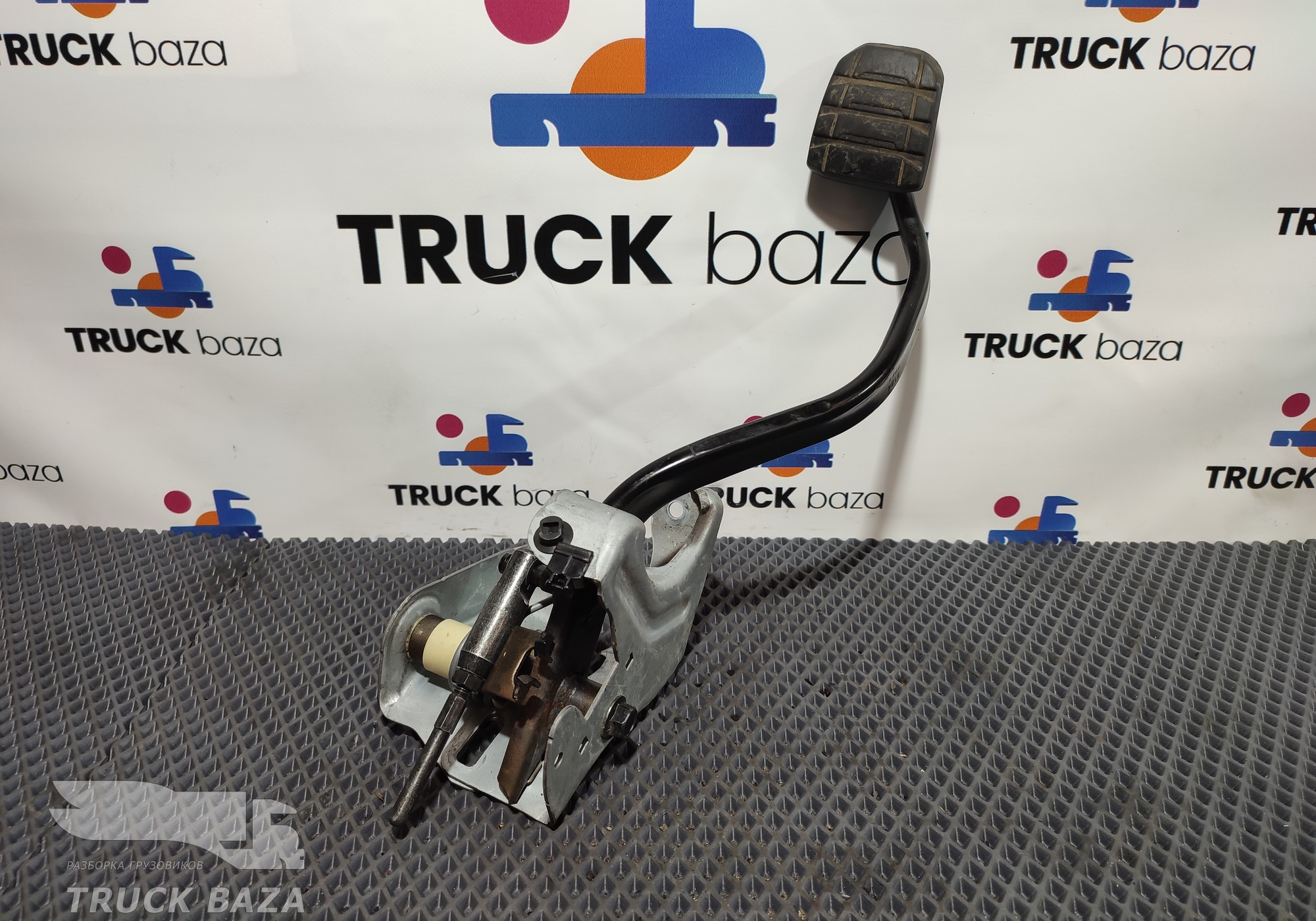 2055137 Педаль тормоза